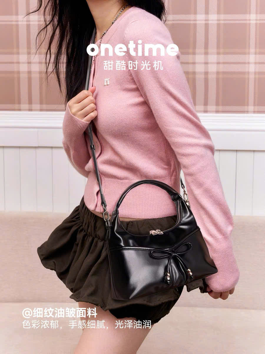 Túi đeo vai tay cầm da bóng đính nơ Onetime