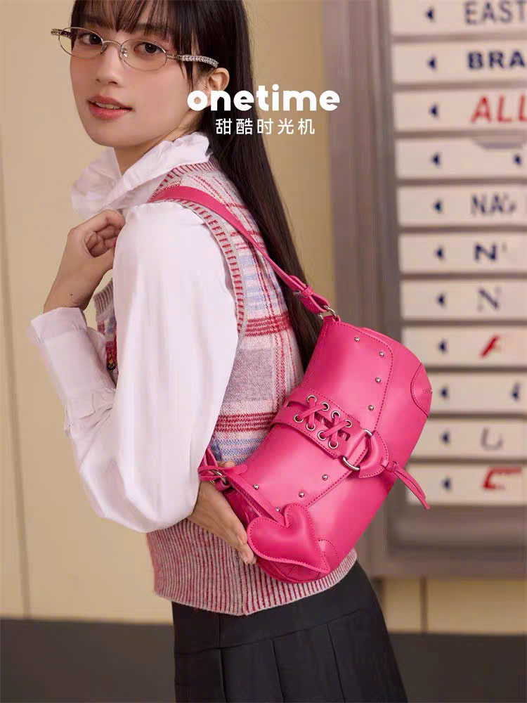 Túi da đeo vai charm tim thời trang Onetime