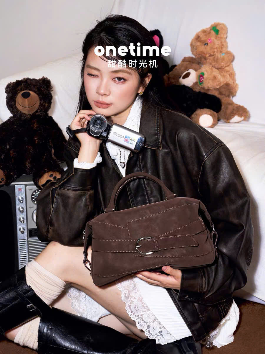Túi da đeo vai tay xách họa tiết khóa cài Onetime