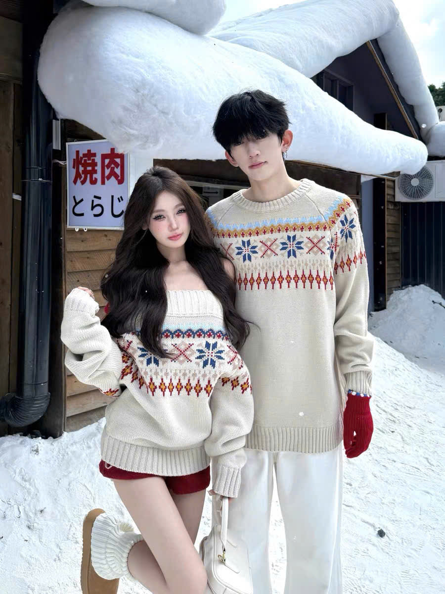 Áo sweater len cặp đôi màu be kiểu trễ vai nữ