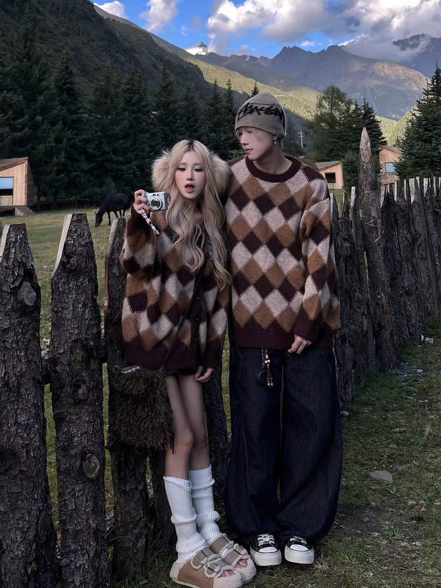 Áo đôi cardigan nữ và sweater tone nâu