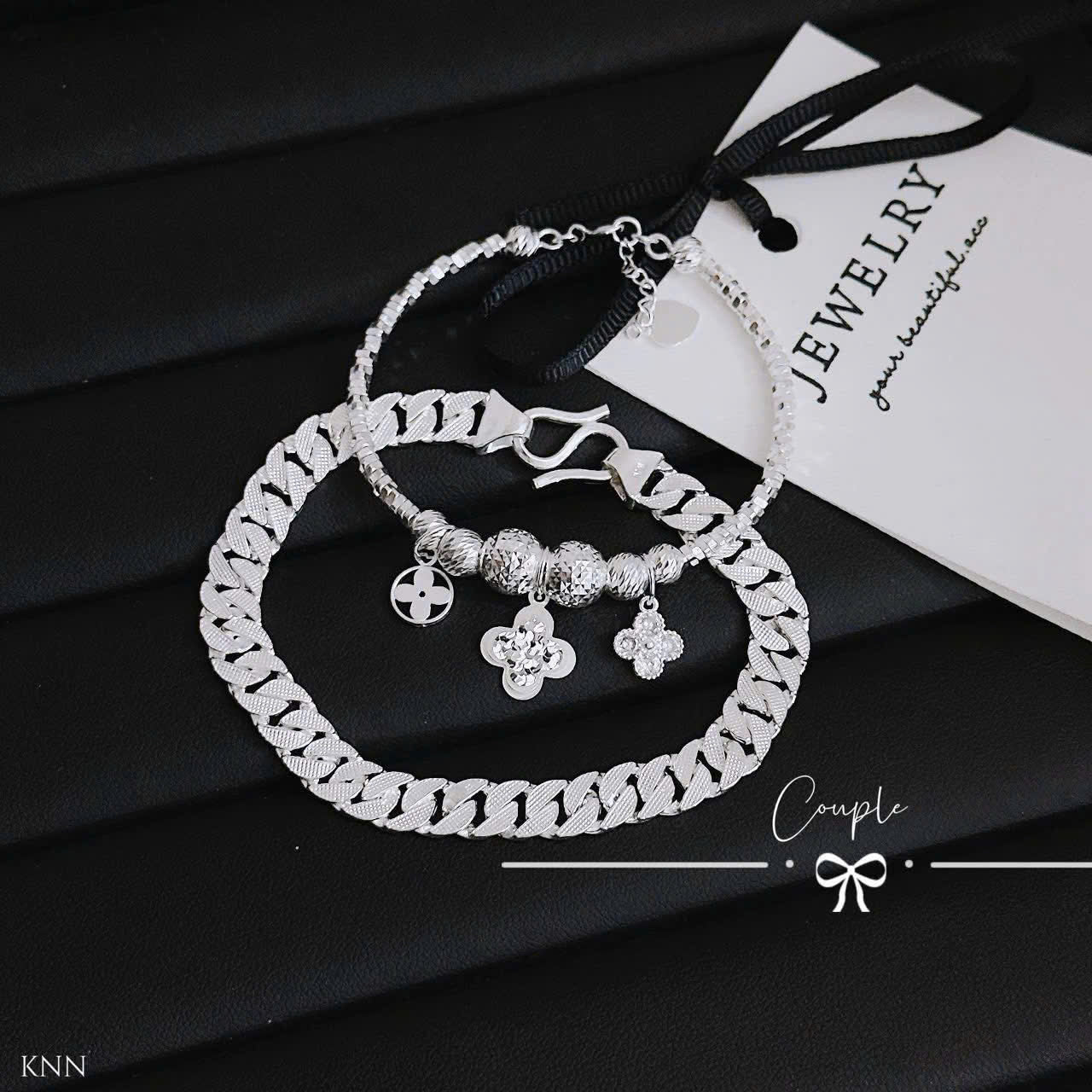 Lắc tay bạc cặp đôi charm có gu đẹp cả đôi