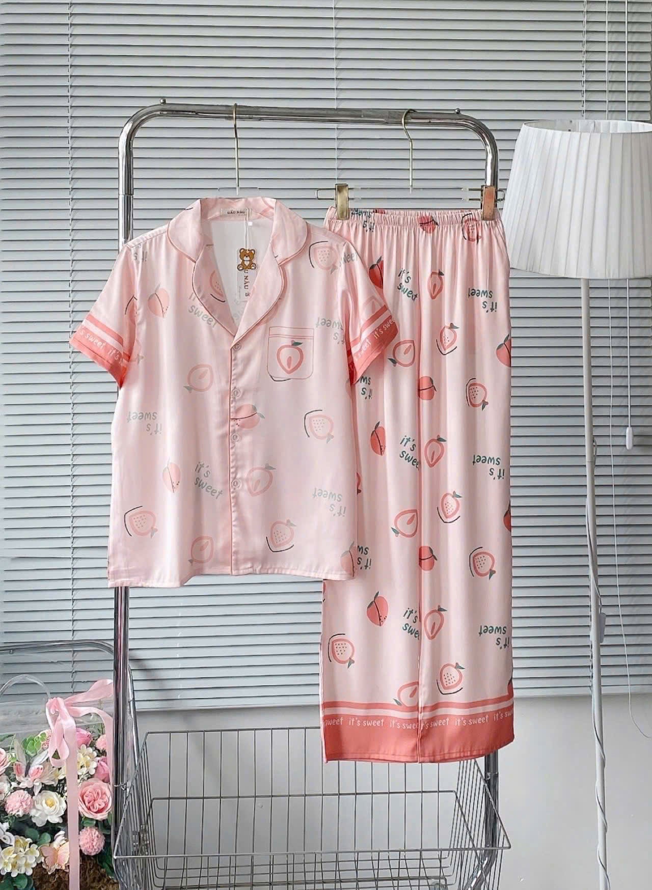 Bộ ngủ pijama tay ngắn lụa latin viền lé lụa truyền thống
