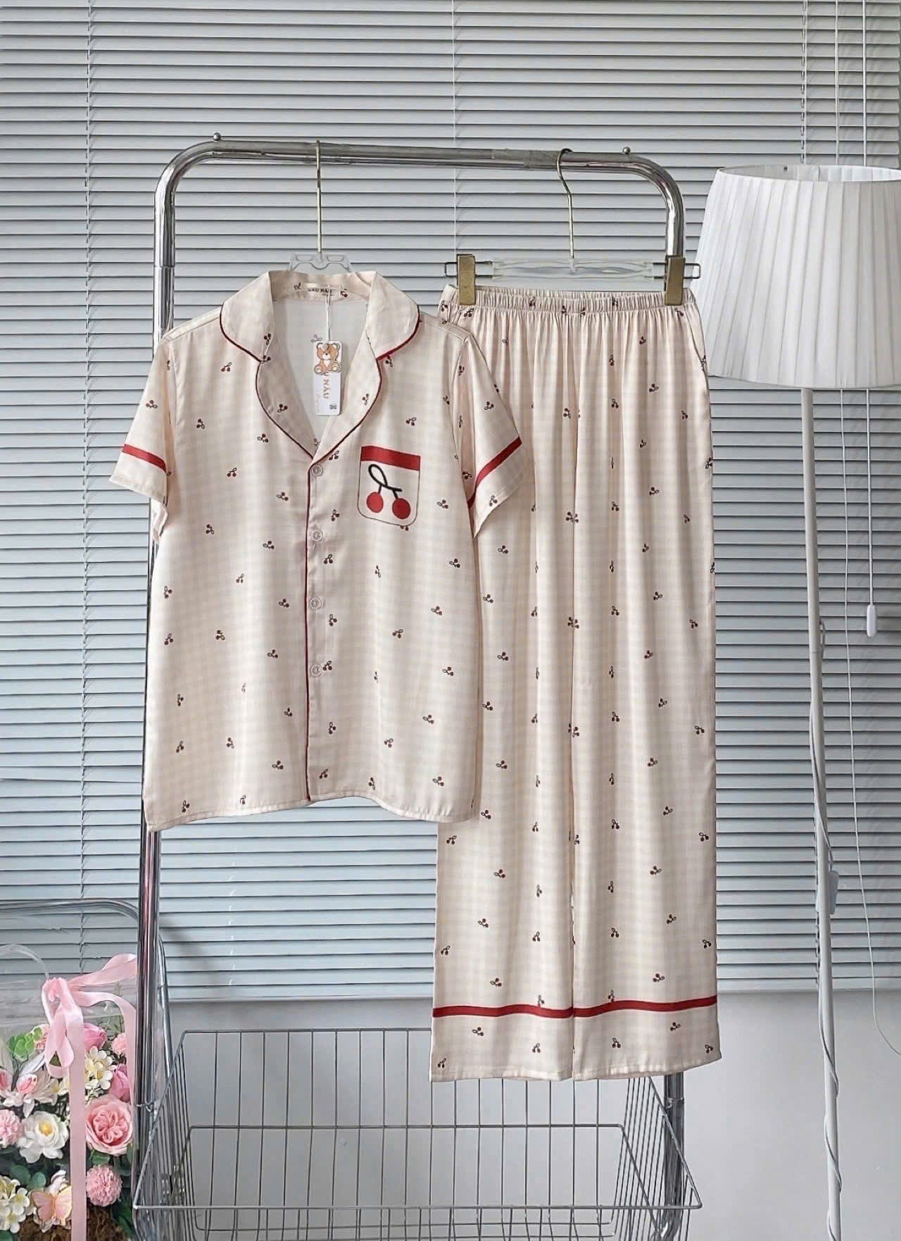 Bộ ngủ pijama tay ngắn lụa latin viền lé lụa truyền thống