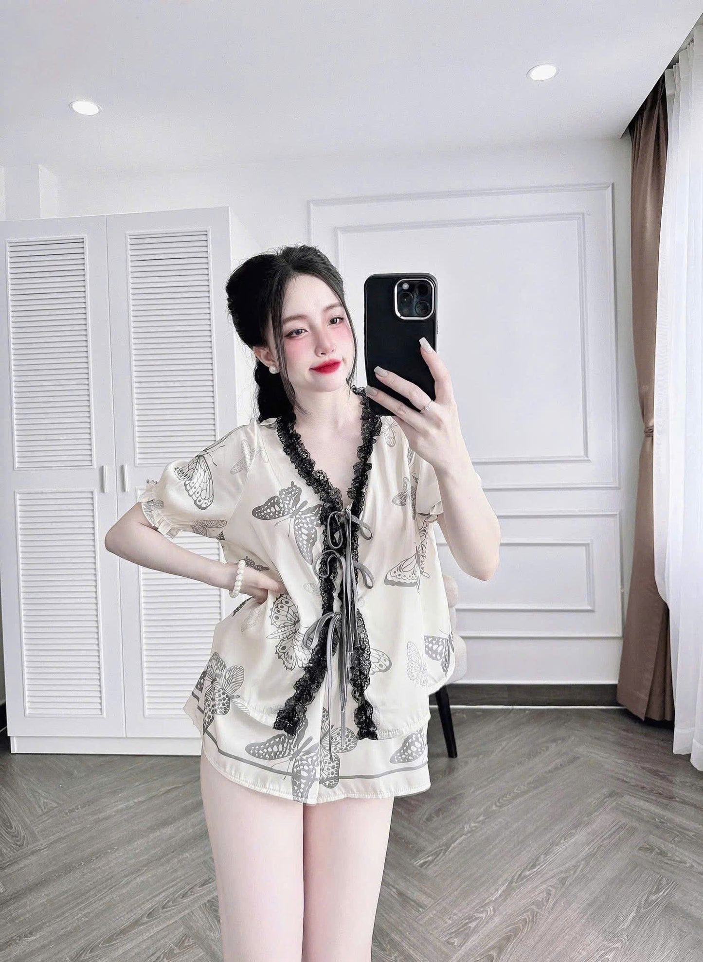 Bộ ngủ đùi tiểu thư cột nơ xinh lụa latin