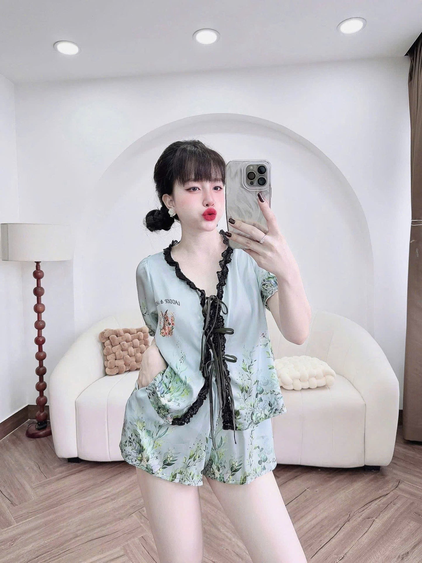 Bộ ngủ đùi tiểu thư cột nơ xinh lụa latin