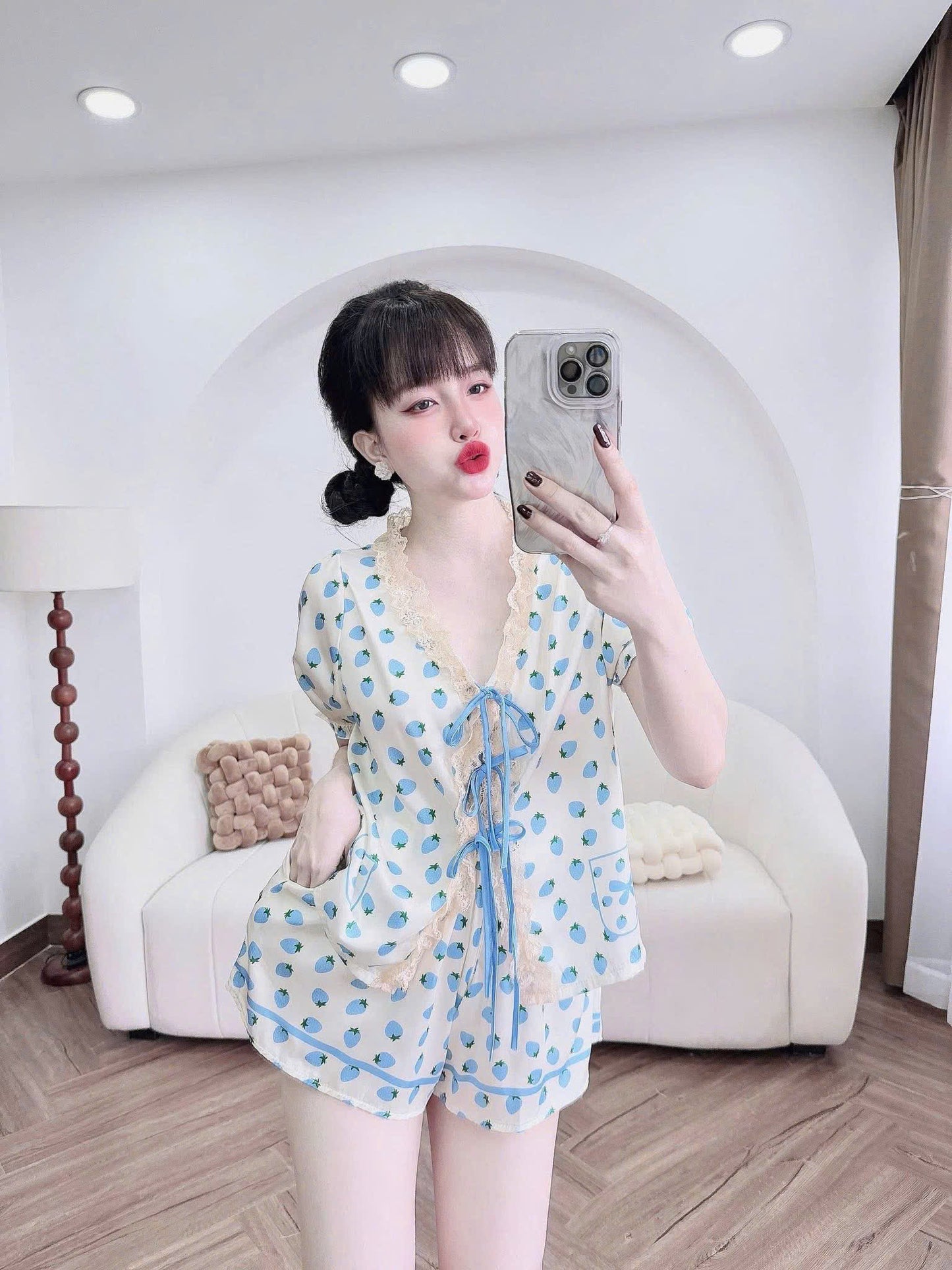 Bộ ngủ đùi tiểu thư cột nơ xinh lụa latin