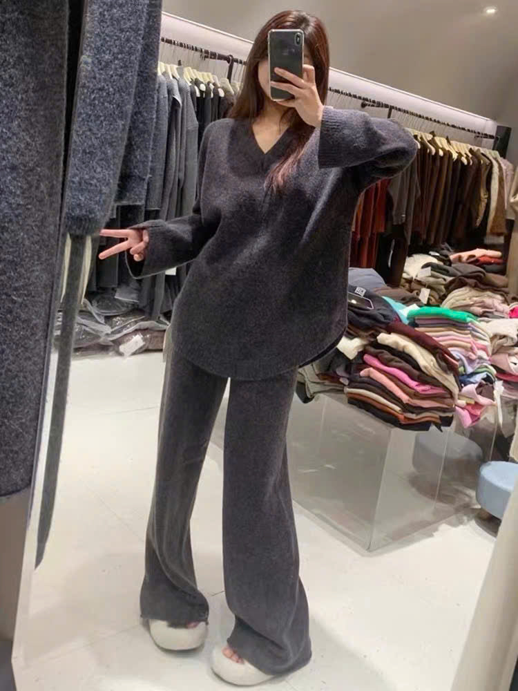 Set đồ len trơn cổ V dáng suông