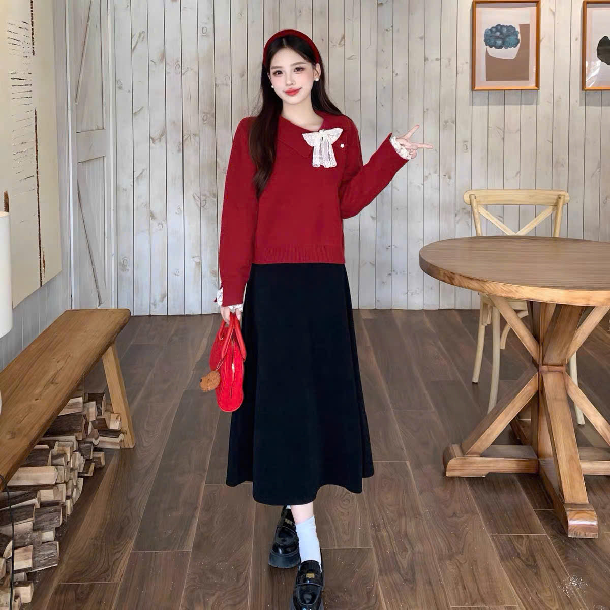 Áo len đỏ tay dài cổ lệch nơ trắng