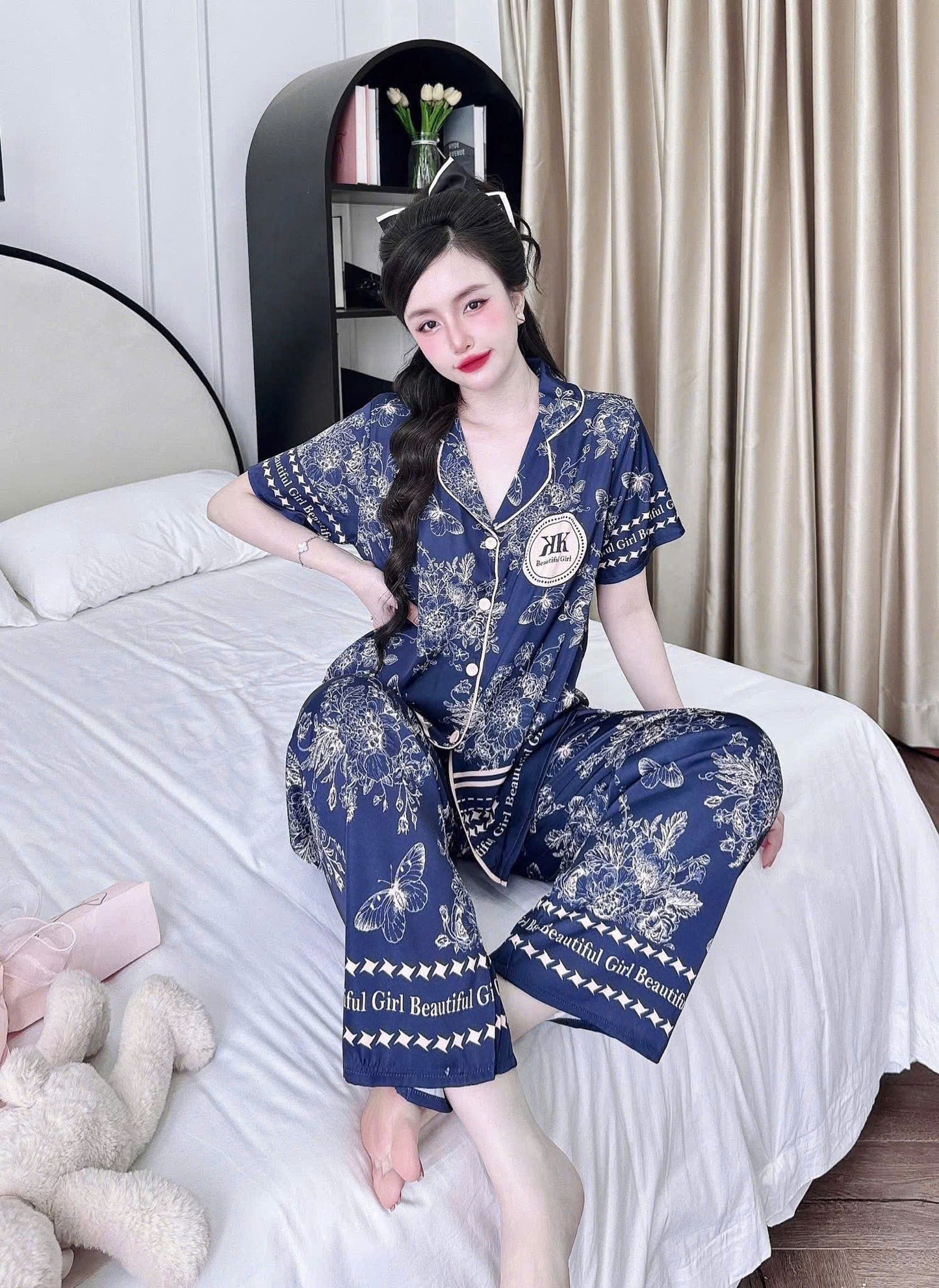 Bộ ngủ tay ngắn quần dài Latin viền lé nút bọc