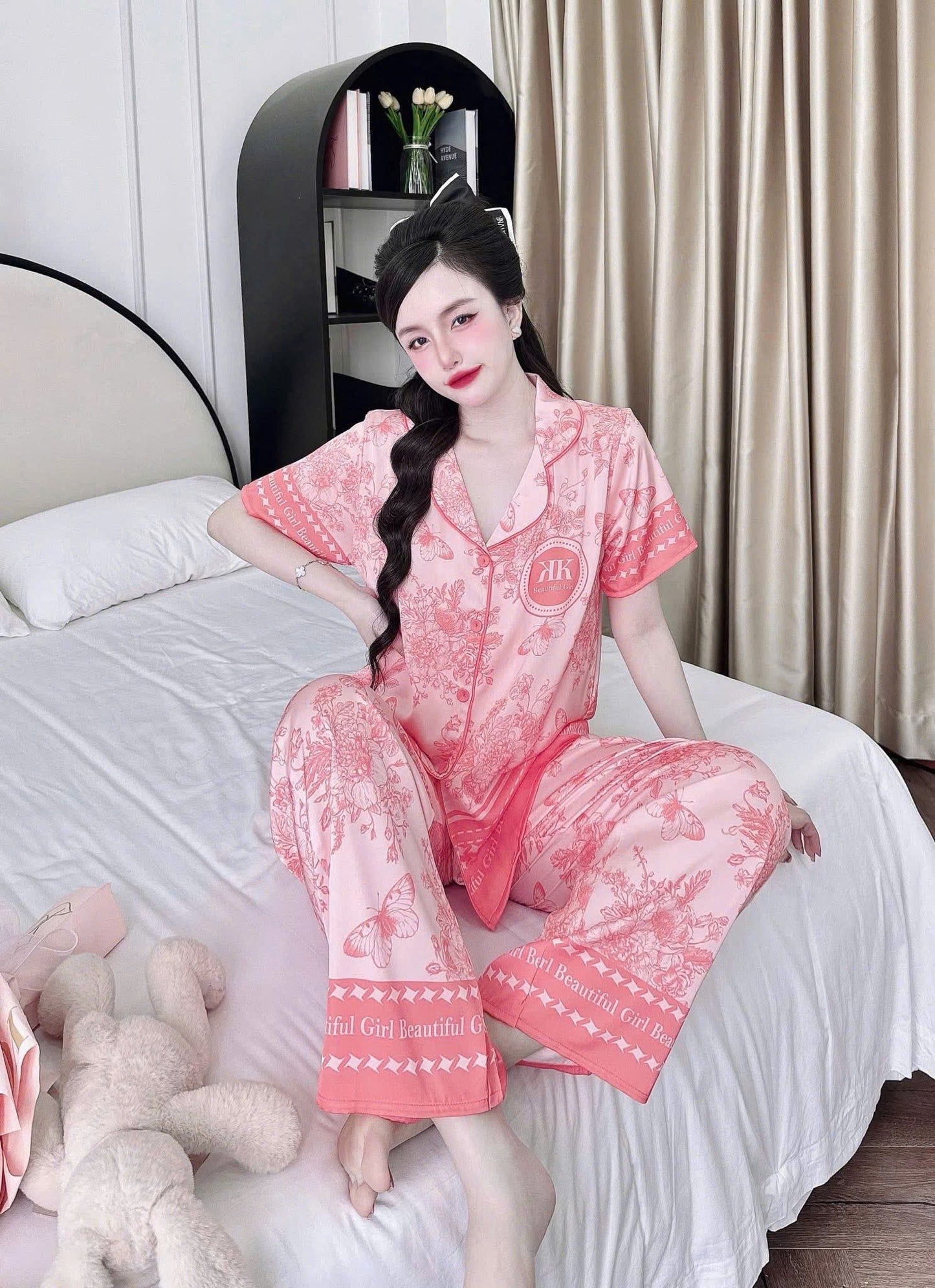 Bộ ngủ tay ngắn quần dài Latin viền lé nút bọc