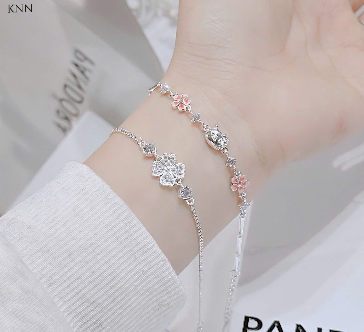 Lắc tay bạc mẫu mới sáng xinh từng chi tiết