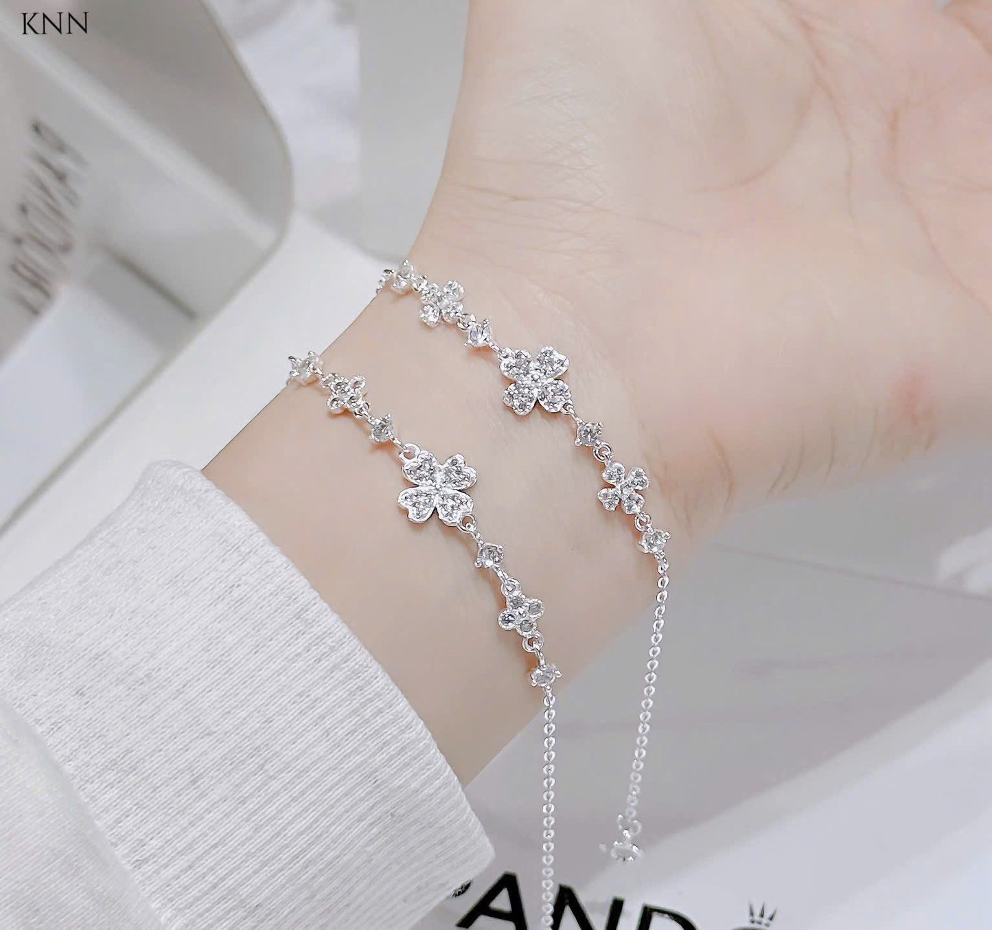 Lắc tay bạc mẫu mới sáng xinh từng chi tiết