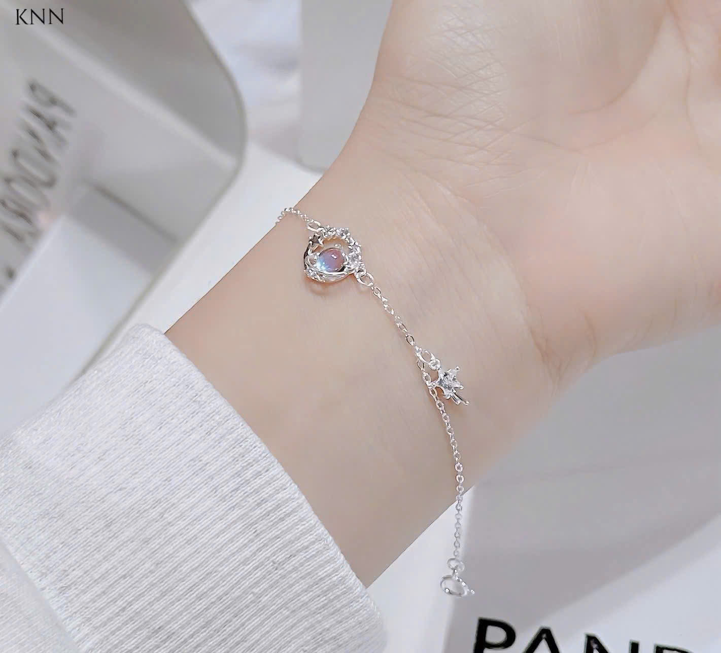 Lắc tay bạc mẫu mới sáng xinh từng chi tiết