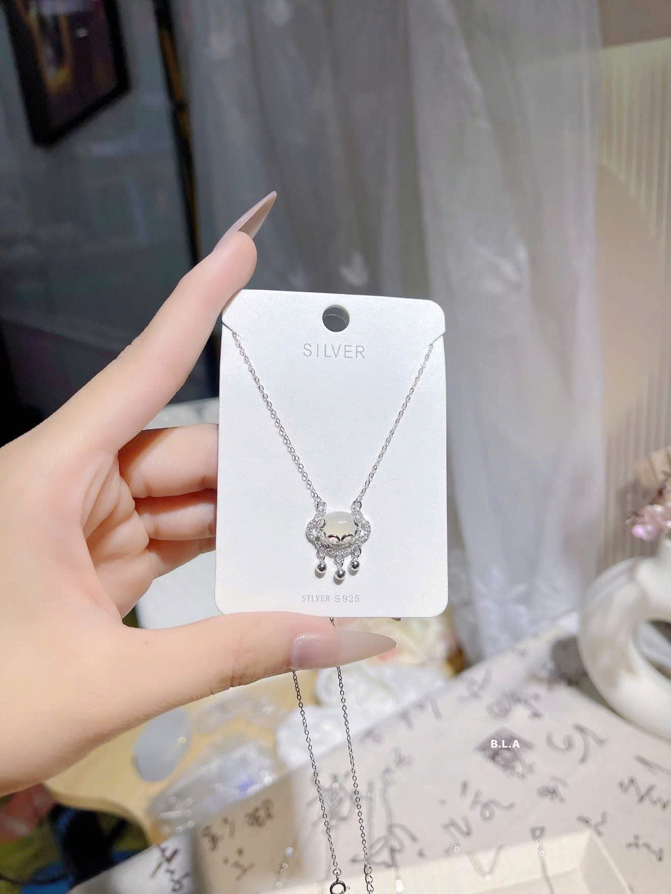 Dây chuyền bạc nữ sang trọng dịu dàng
