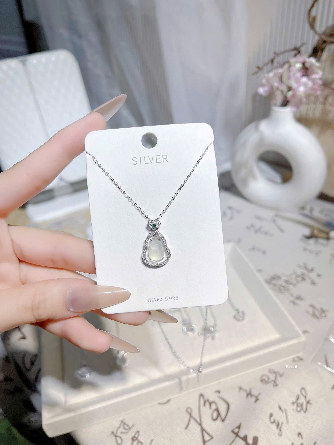 Dây chuyền bạc nữ sang trọng dịu dàng