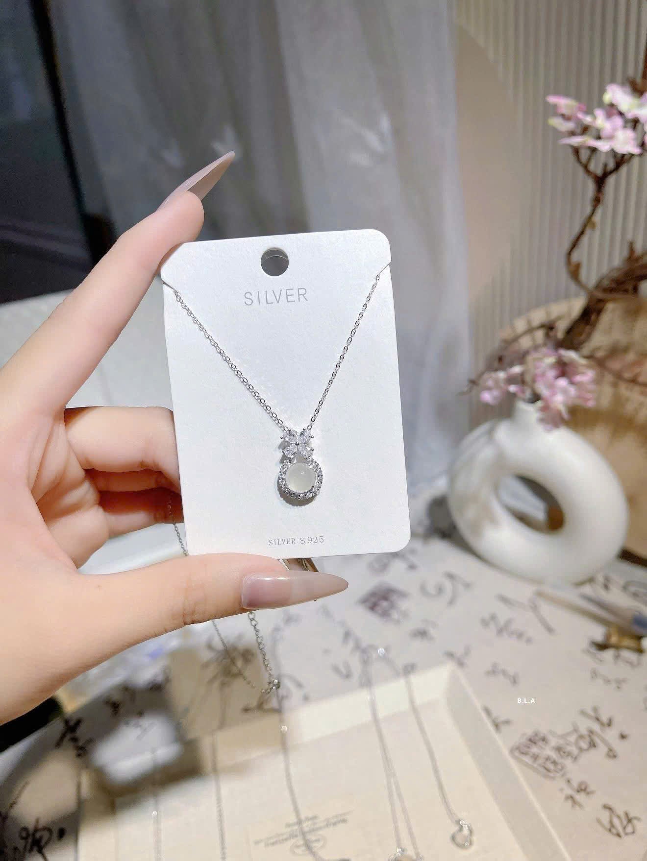 Dây chuyền bạc nữ sang trọng dịu dàng