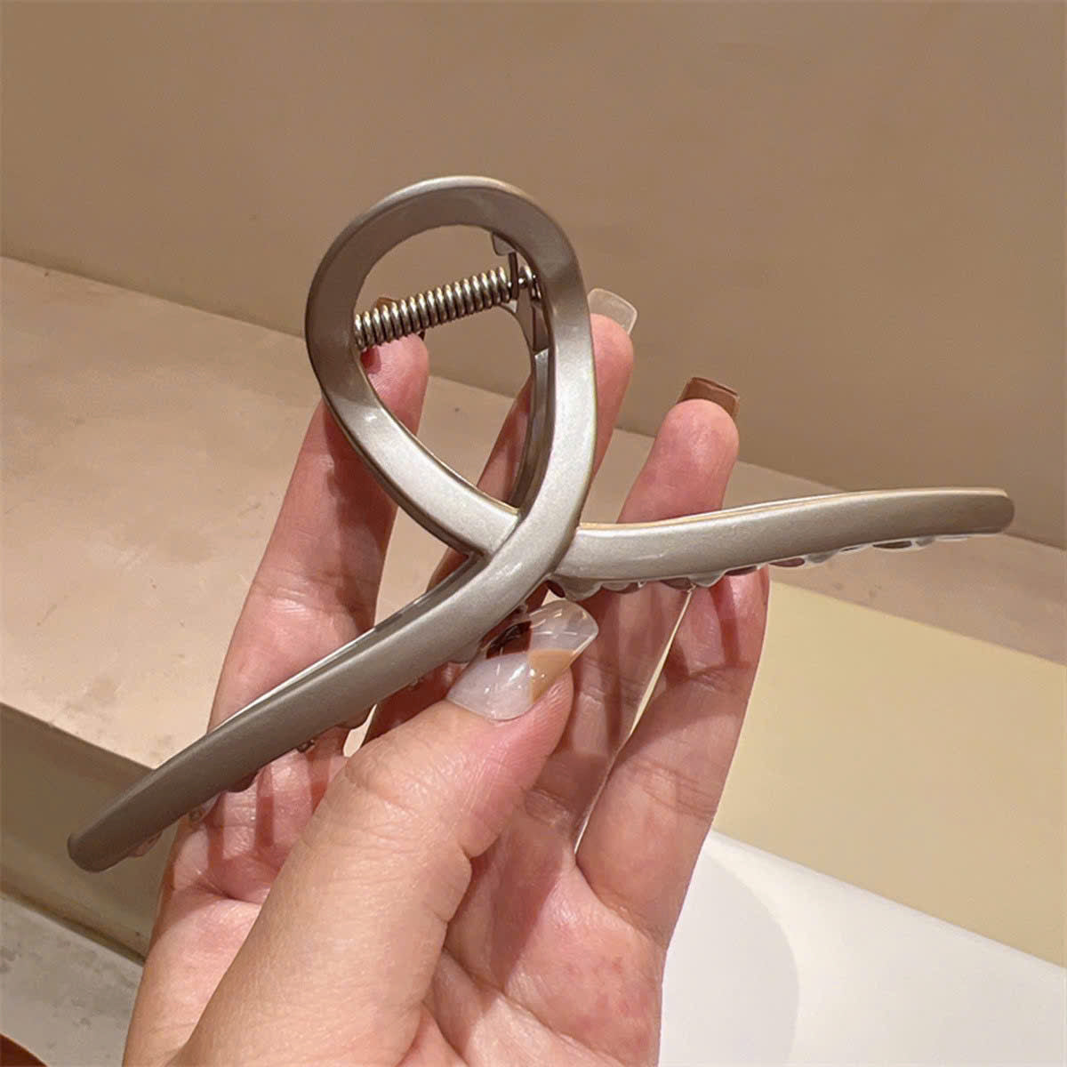 Kẹp tóc càng cua kim loại nhiều kiểu dáng