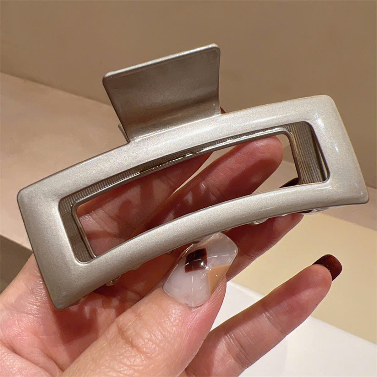 Kẹp tóc càng cua kim loại nhiều kiểu dáng
