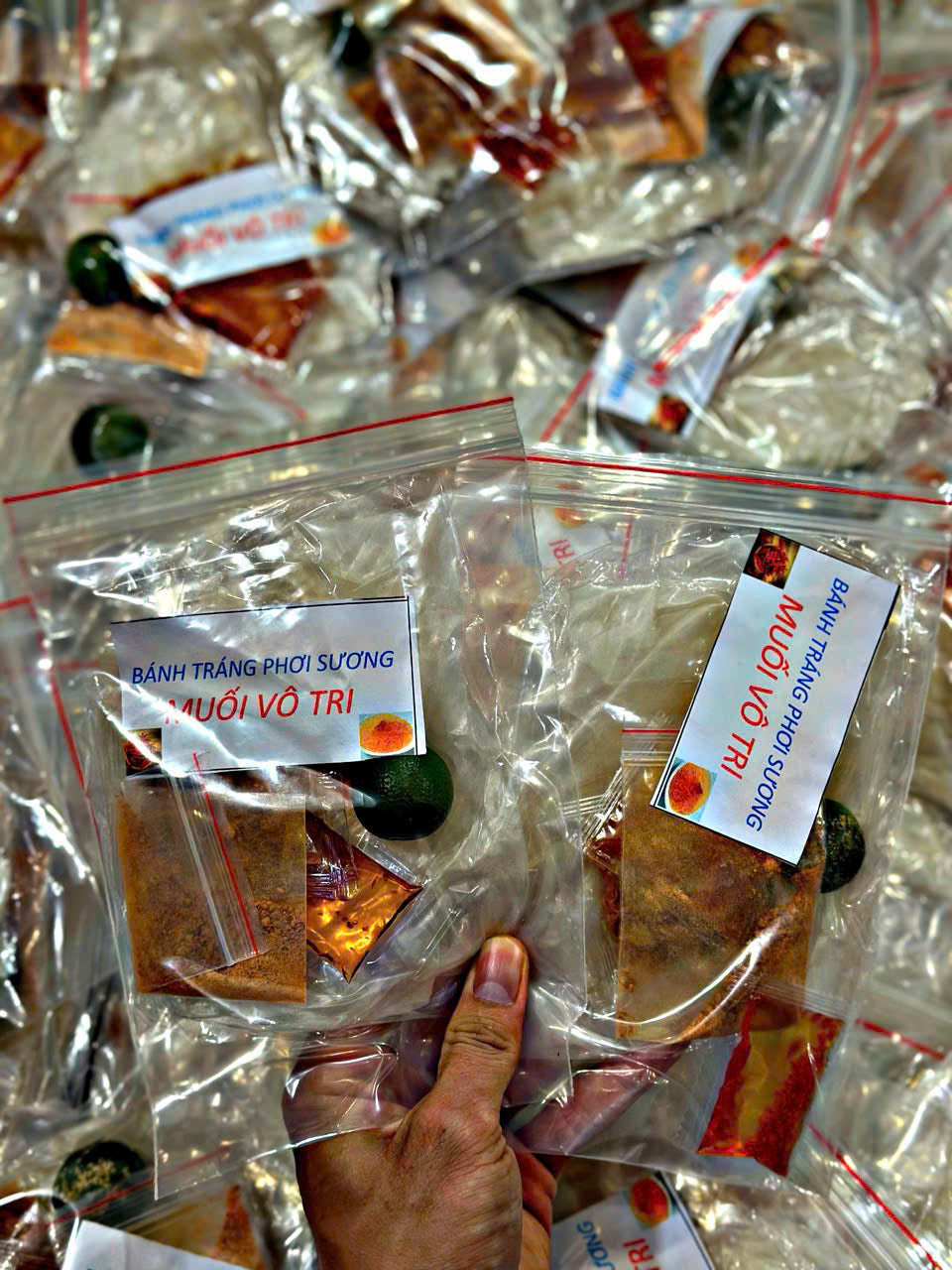 Bánh tráng phơi sương muối vô tri