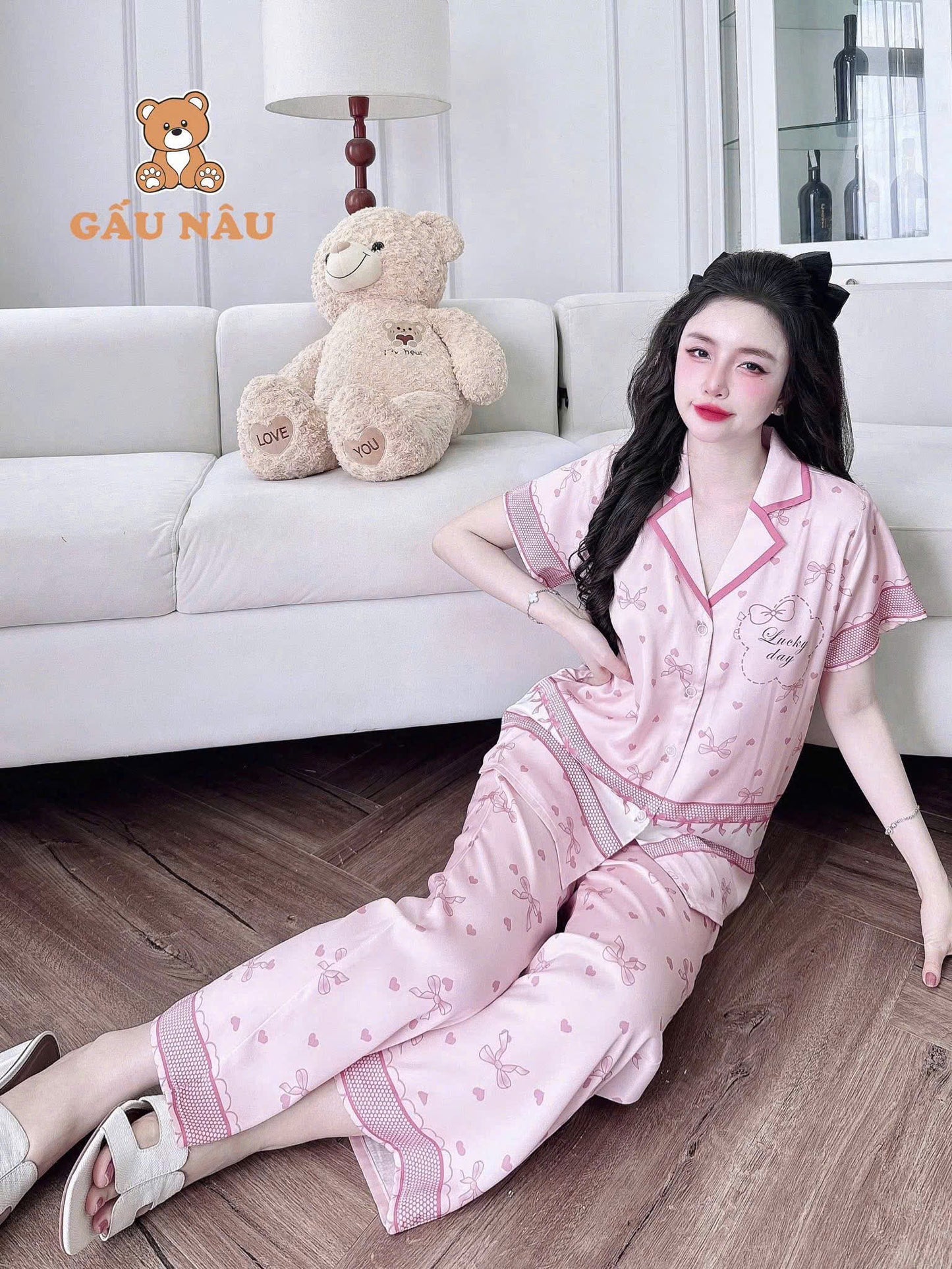 Bộ ngủ tay ngắn Teddy Lattin kiểu cổ vuông nhọn viền phối new