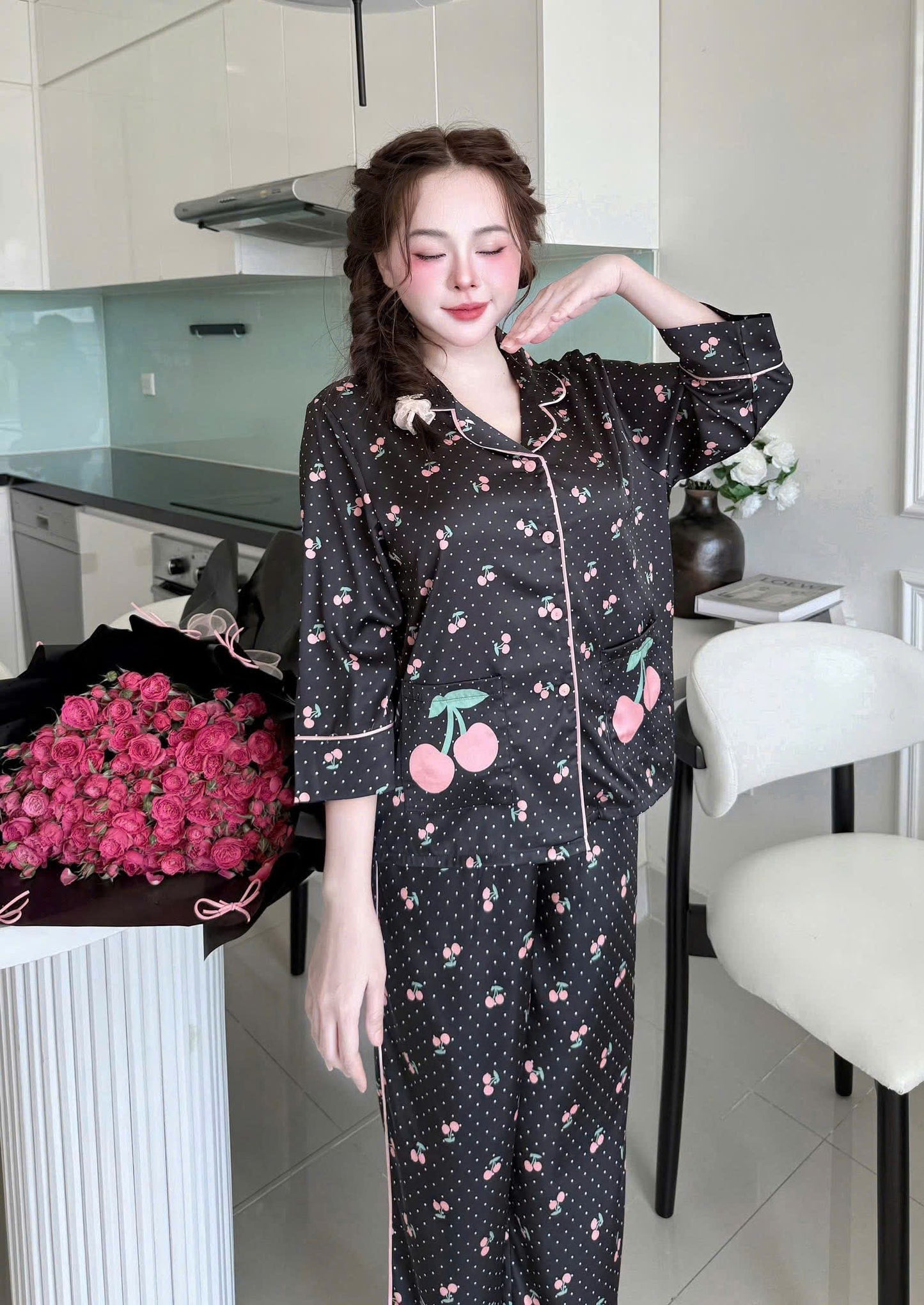 Bộ ngủ quần dài tay lỡ 2 túi lụa Latin