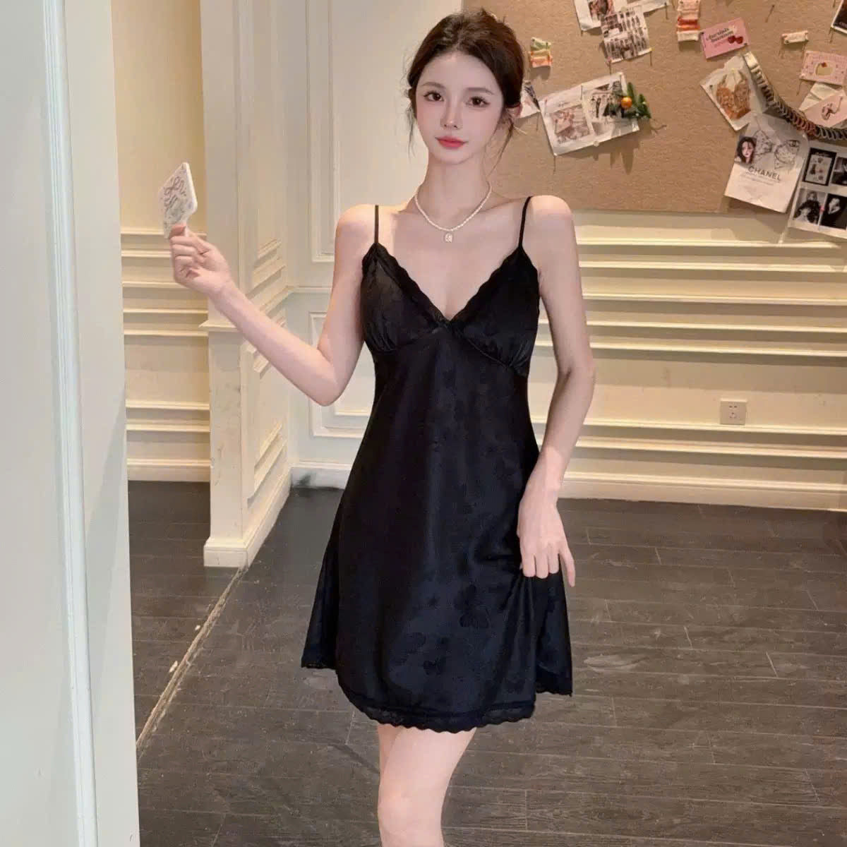 Váy ngủ 2 dây sexy hoạ tiết bươm bướm