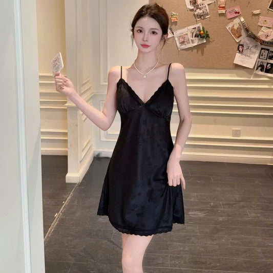 Váy ngủ 2 dây sexy hoạ tiết bươm bướm