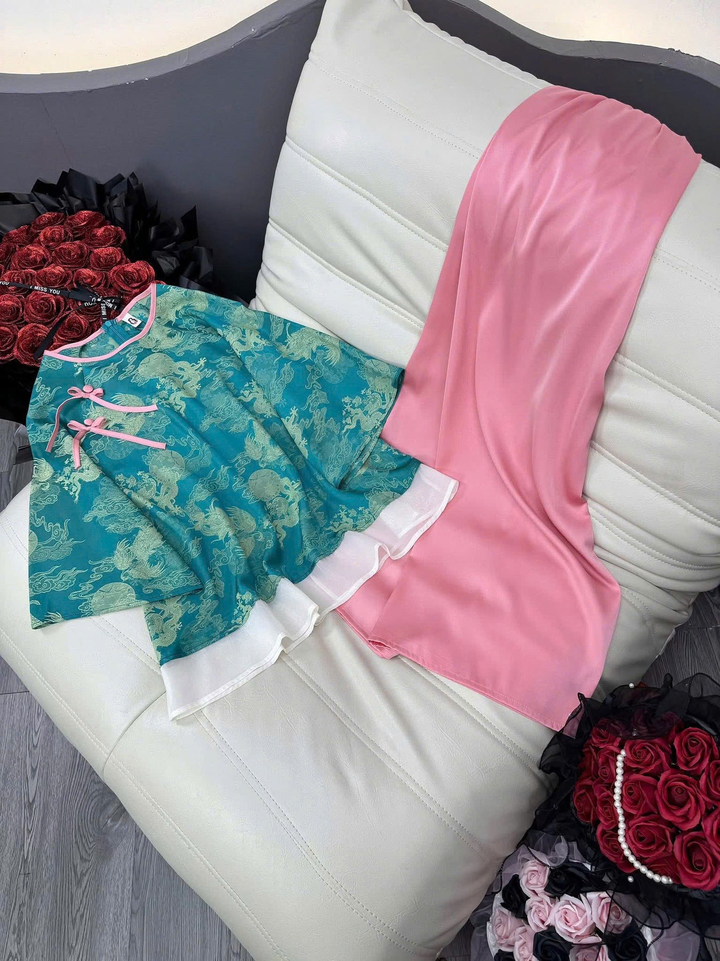 Set đồ áo gấm long phụng quần vải latin