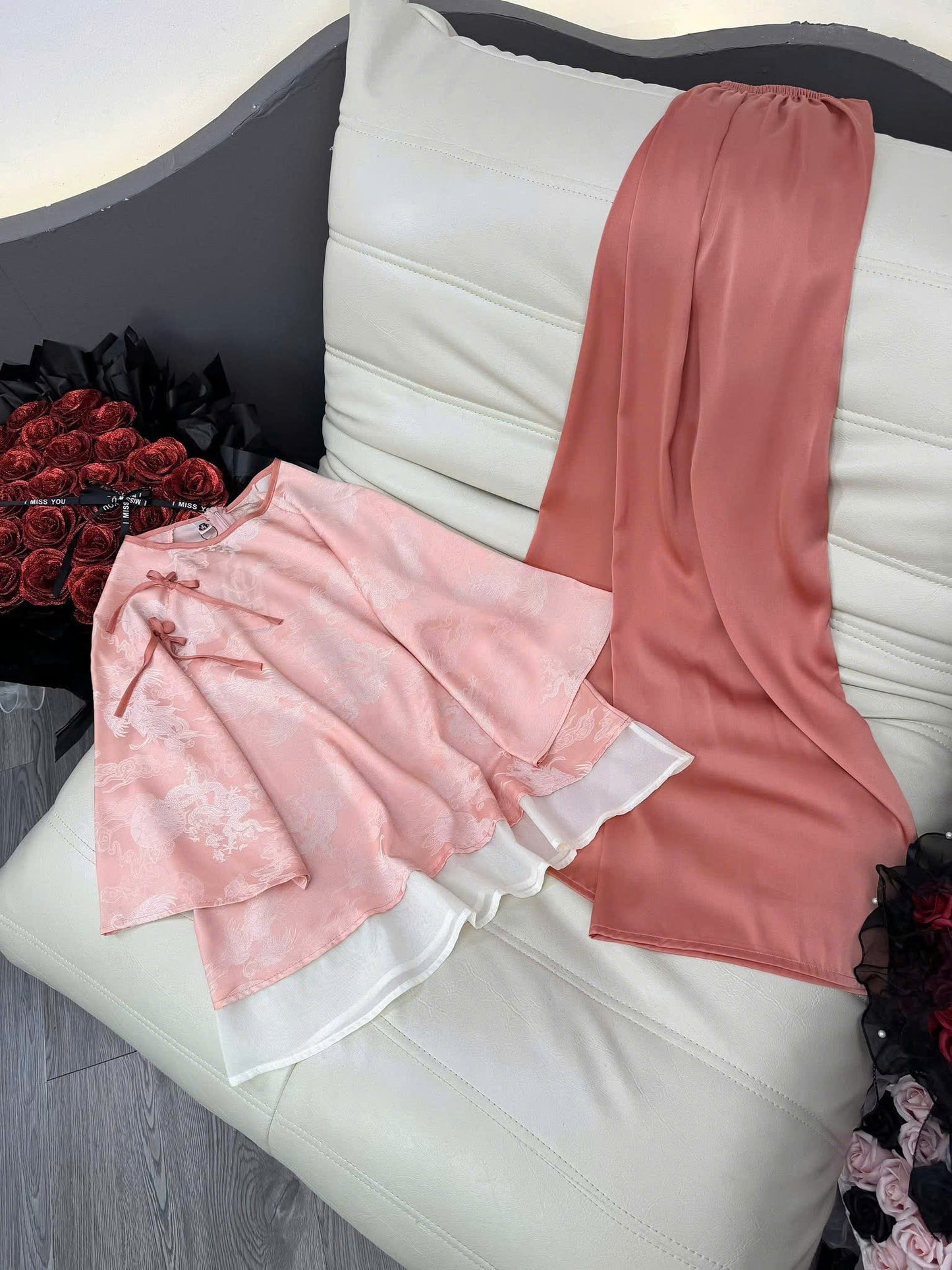 Set đồ áo gấm long phụng quần vải latin
