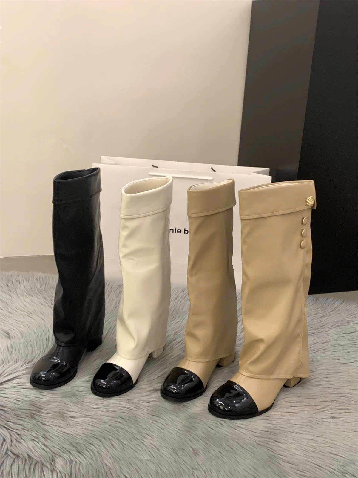 Giày boots cổ cao lửng mẫu luôn trend