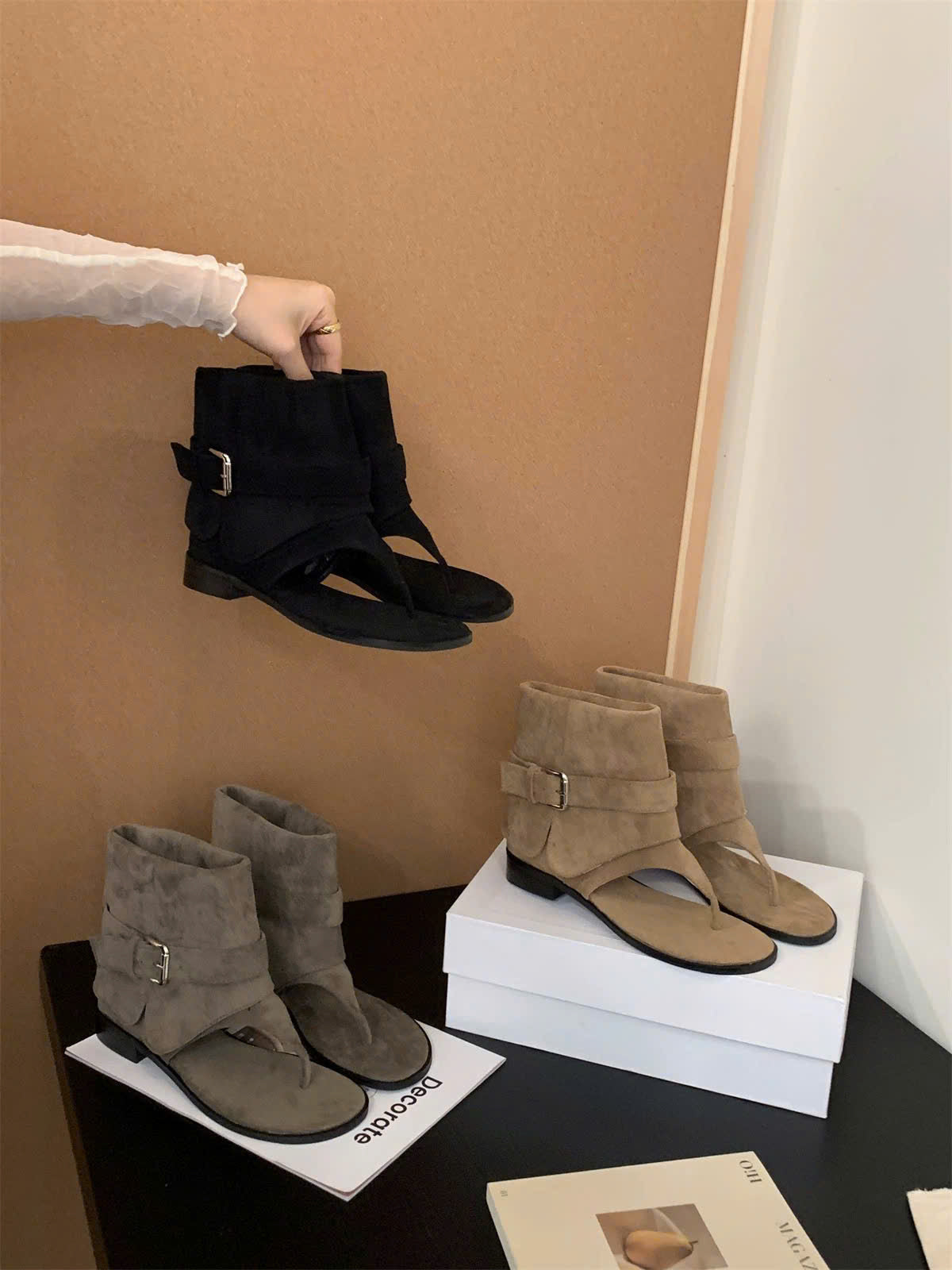 Giày boots cổ cao lửng mẫu luôn trend