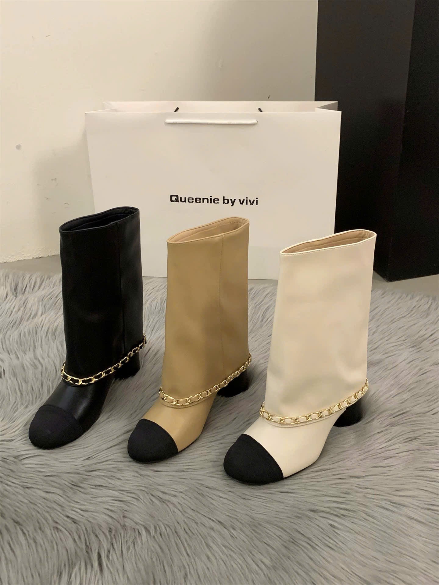 Giày boots cổ cao lửng mẫu luôn trend