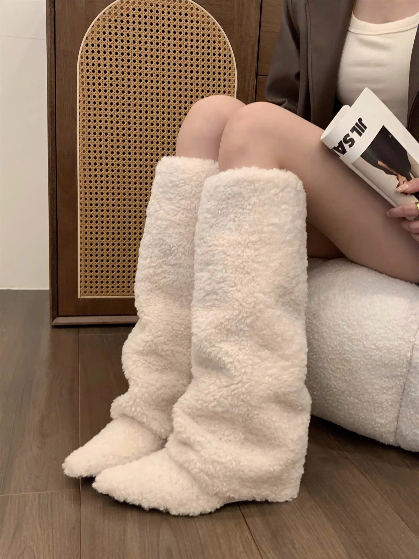Giày boots cổ cao lửng mẫu luôn trend
