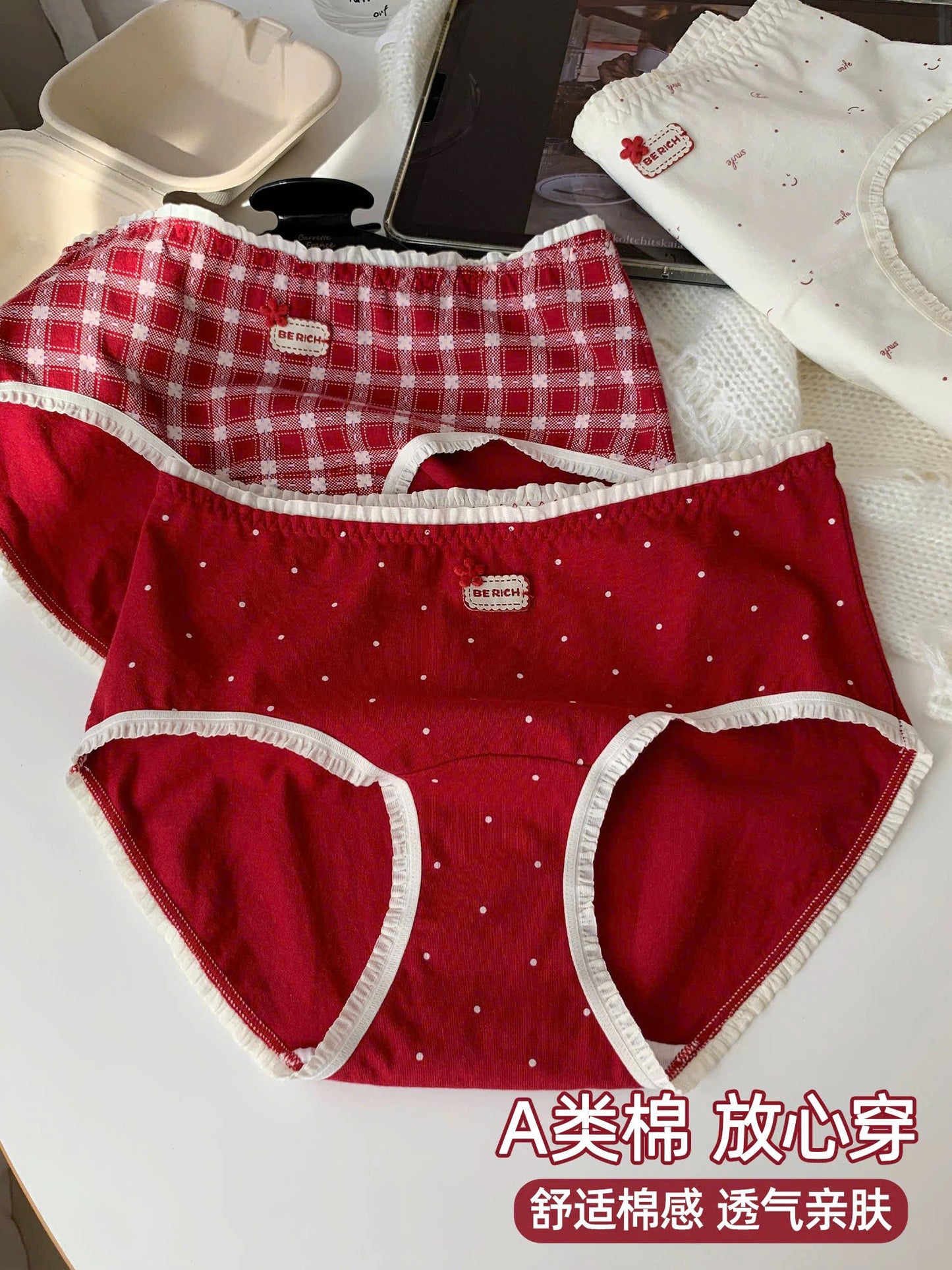 Quần lót mềm mại co giãn tốt