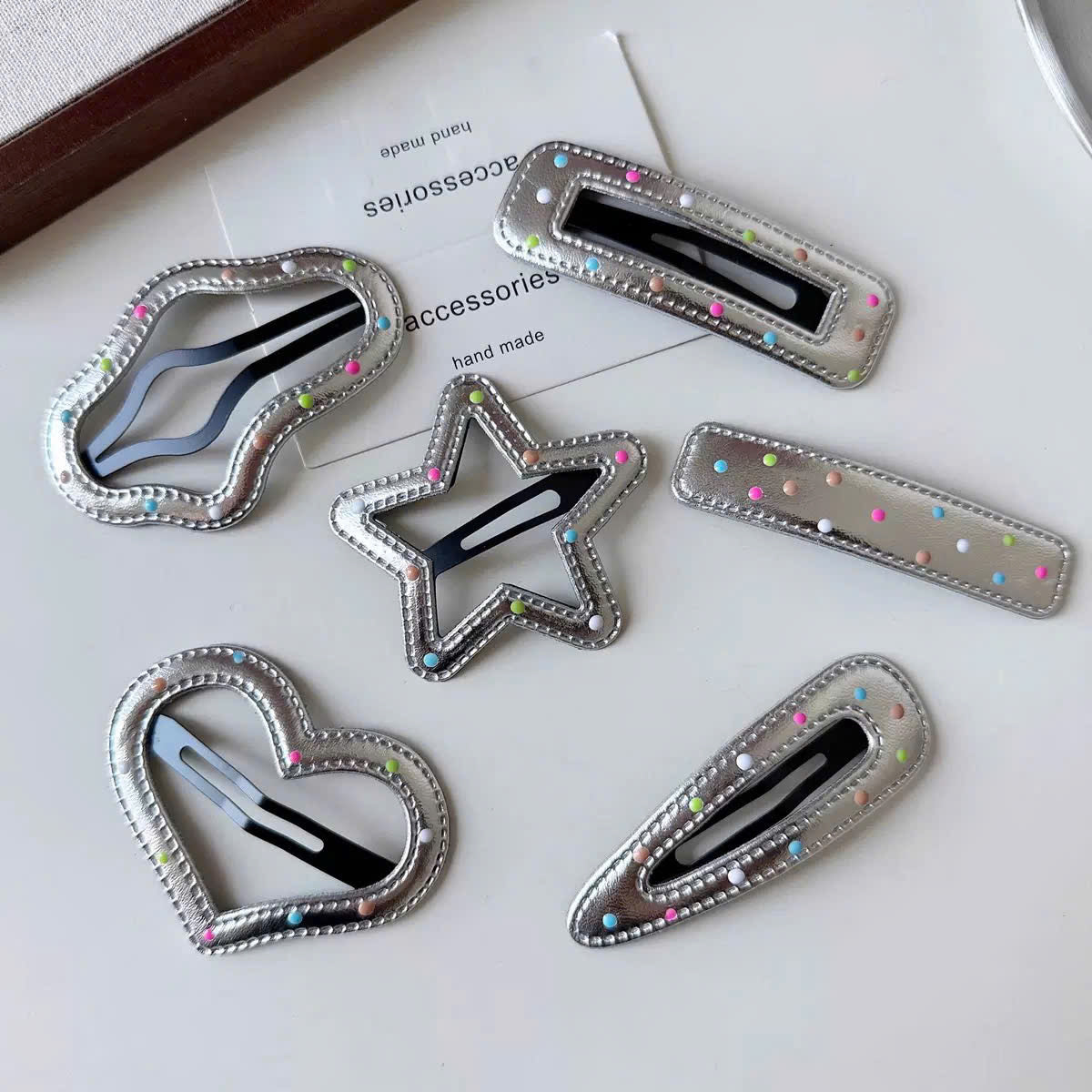 Kẹp tóc cute gọn mái không cấn tóc