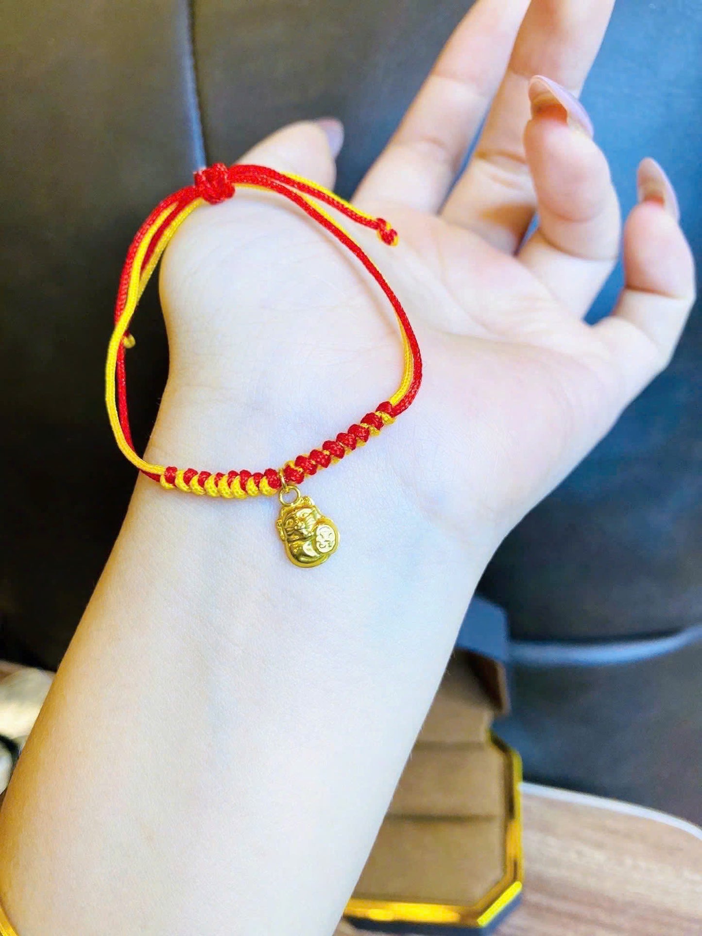 Charm vàng 10-18-24ka sắc đỏ may mắn