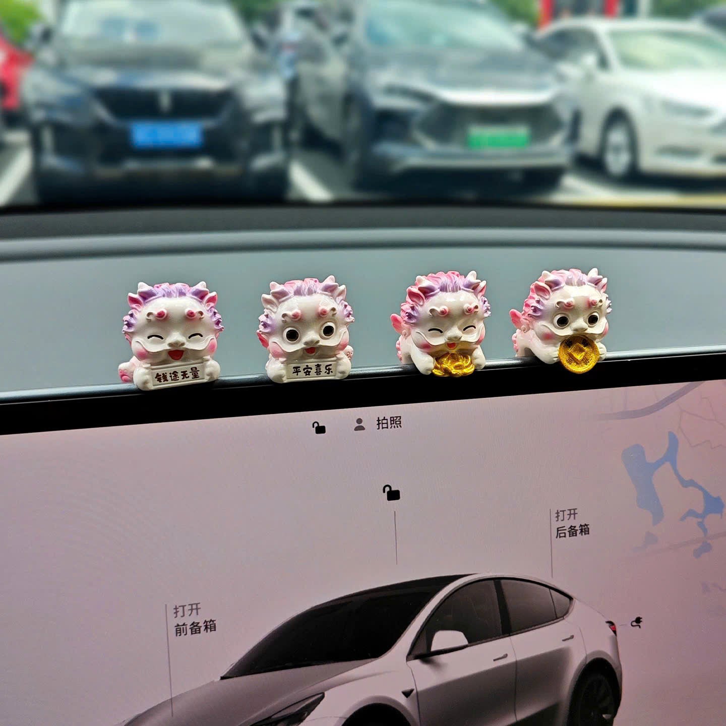 Dán xe cute - trợ lí đồng hành trên mỗi chuyến đi