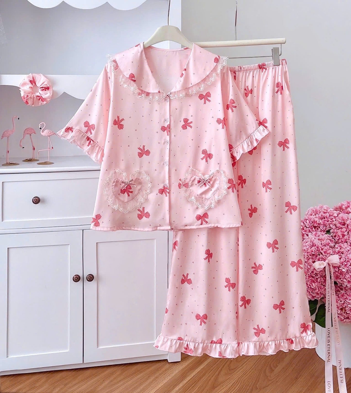 Bộ ngủ tay ngắn quần dài có túi thiết kế hình trái tim