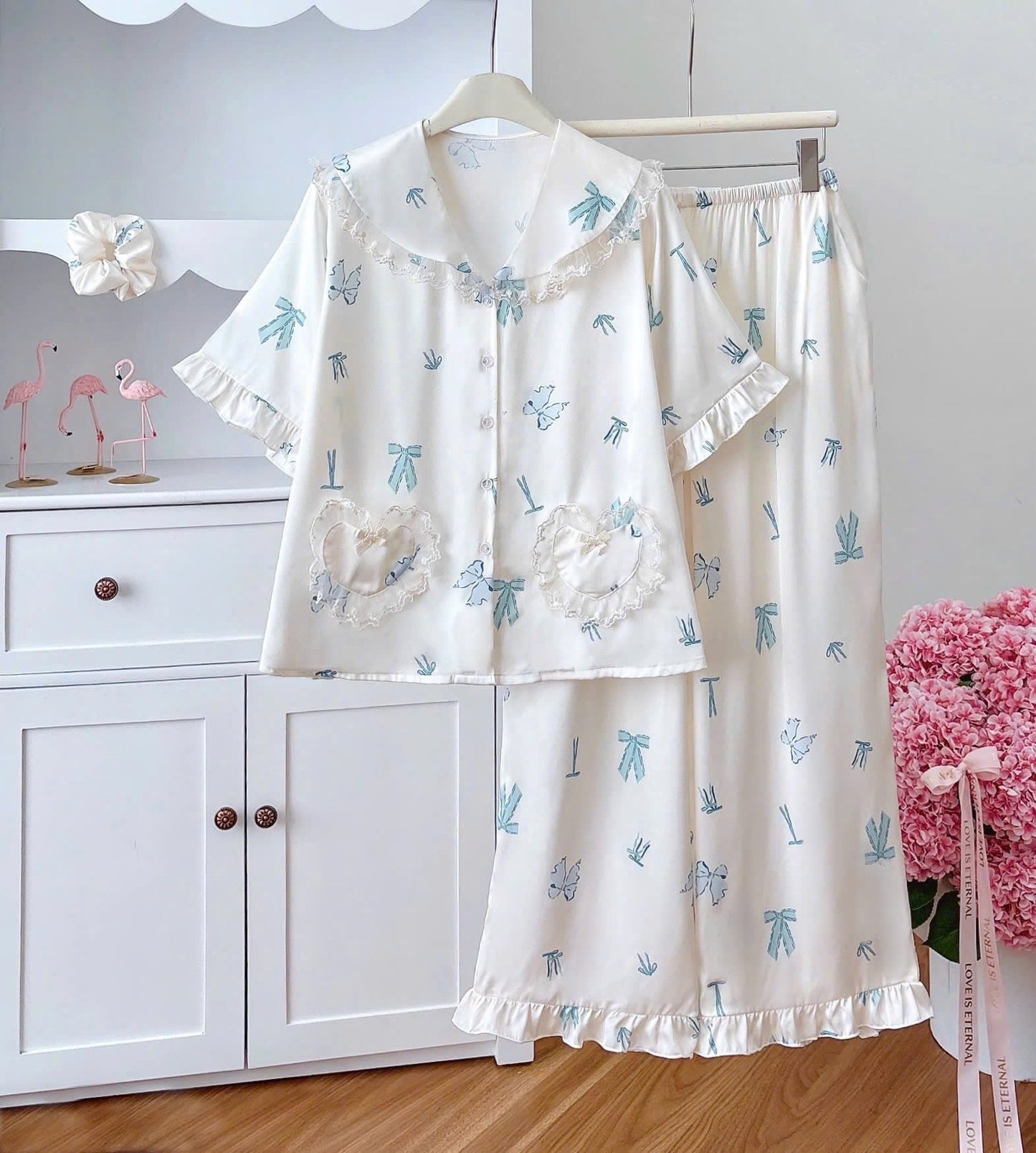 Bộ ngủ tay ngắn quần dài có túi thiết kế hình trái tim