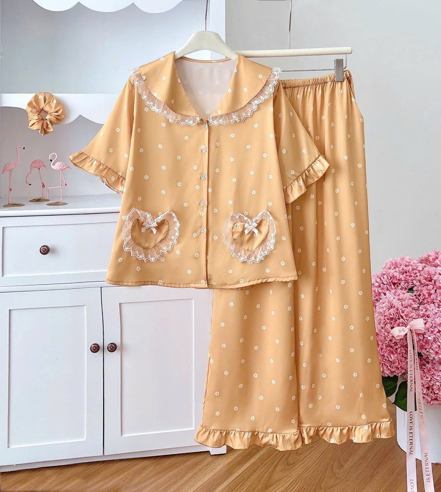 Bộ ngủ tay ngắn quần dài có túi thiết kế hình trái tim