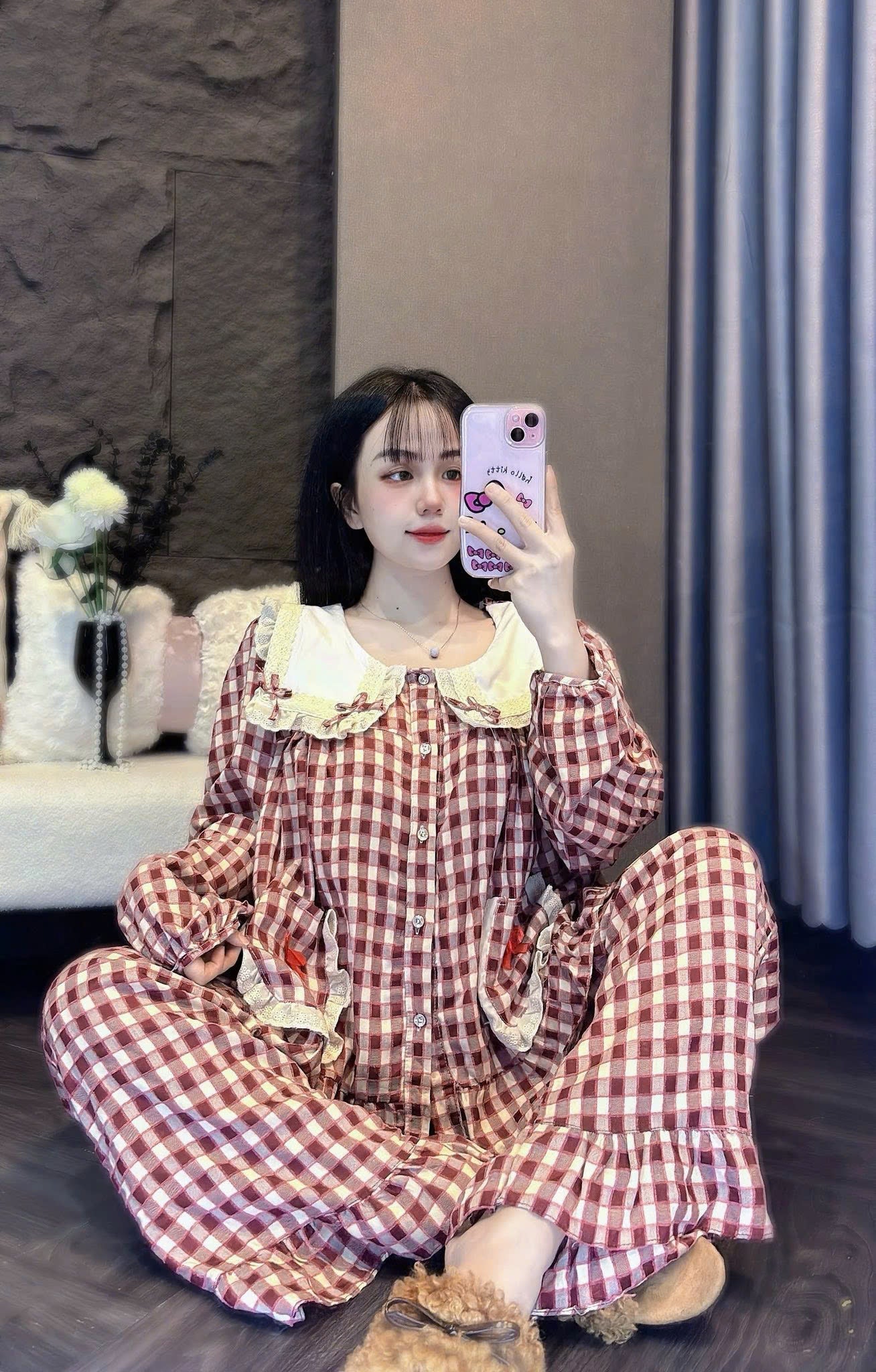 Bộ ngủ kẻ nhung xâu dây viền cổ áo phối viền bèo