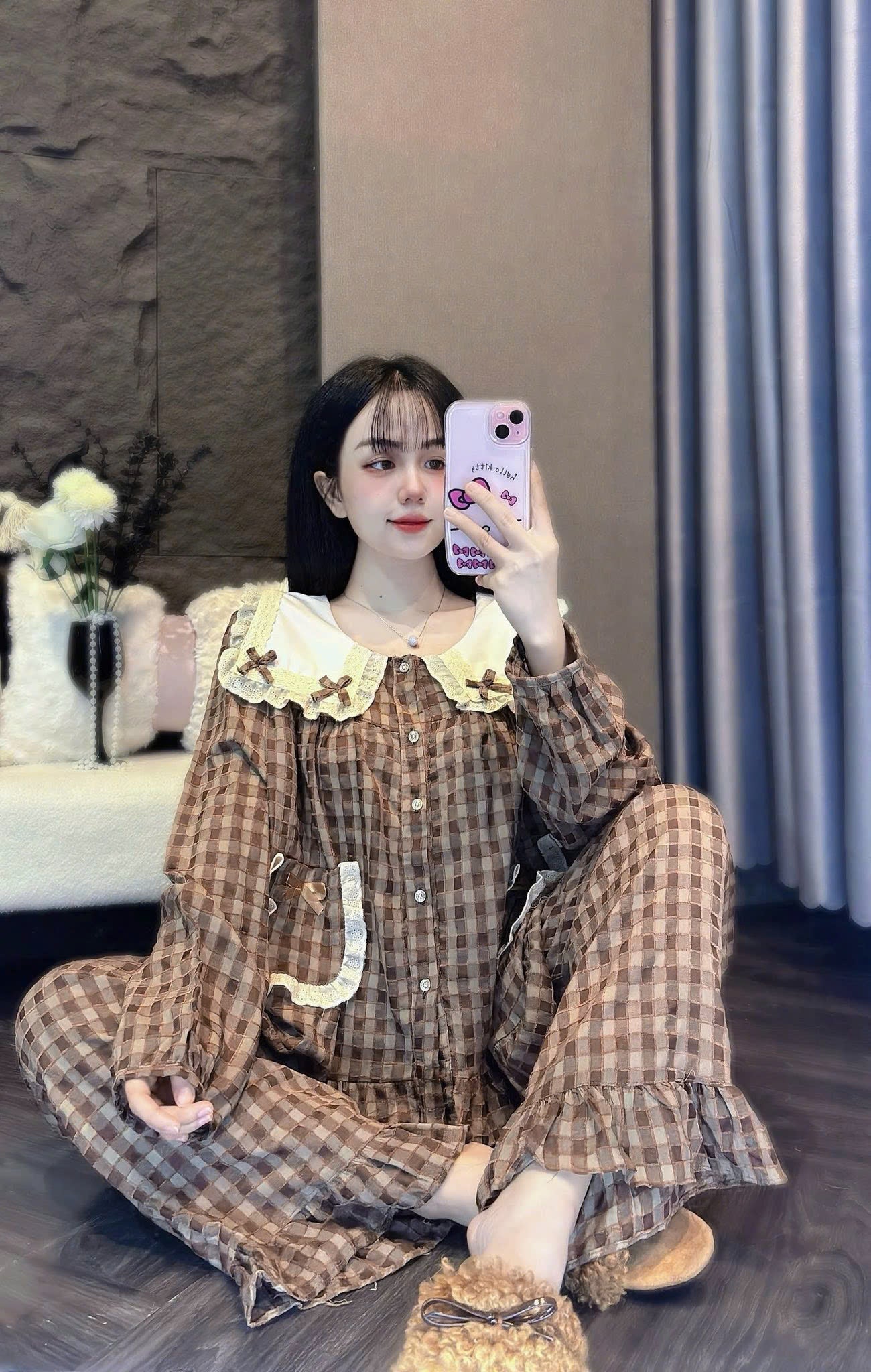 Bộ ngủ kẻ nhung xâu dây viền cổ áo phối viền bèo