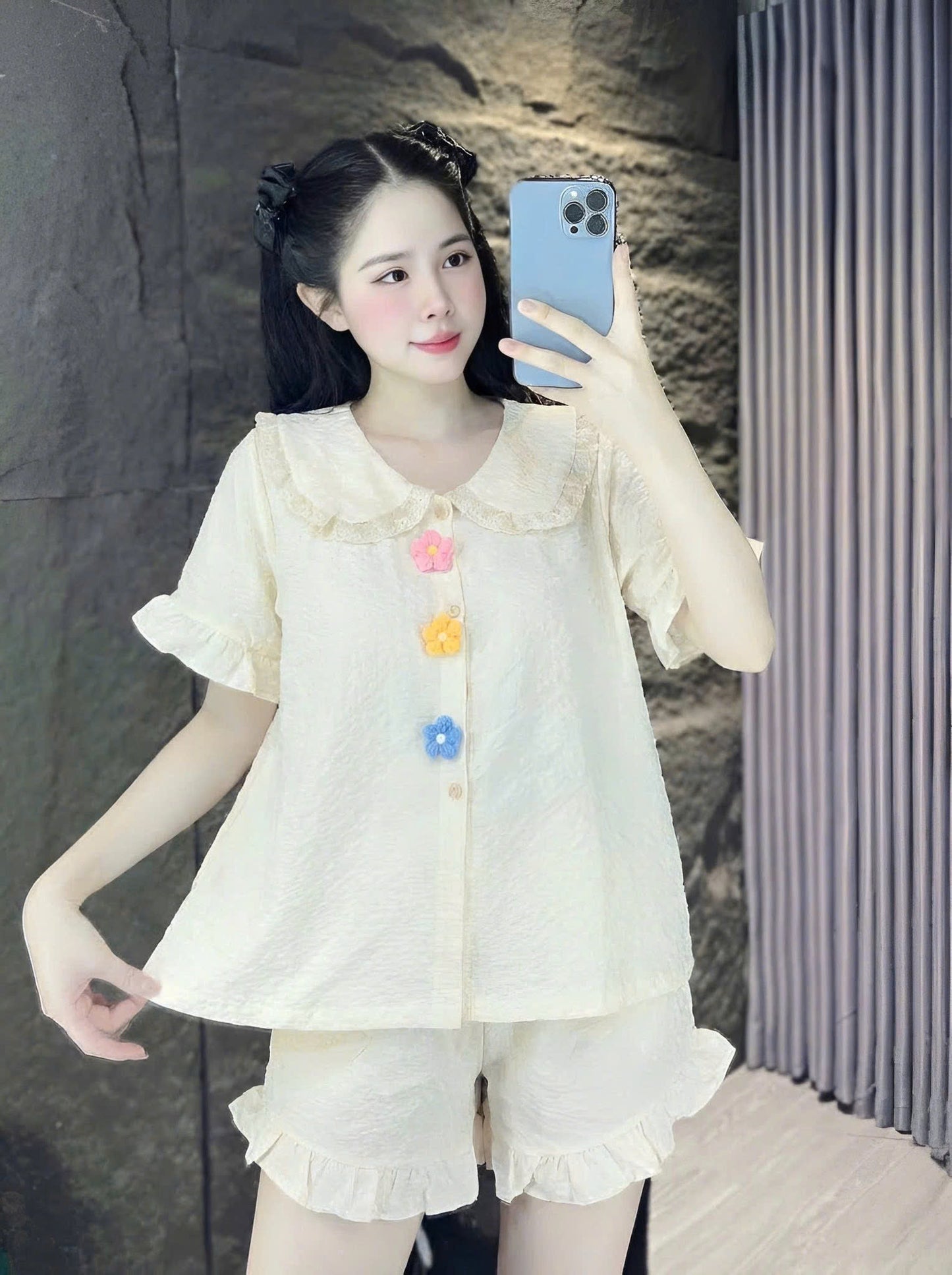 Bộ ngủ ngắn đũi trơn 3 bông hoa xinh