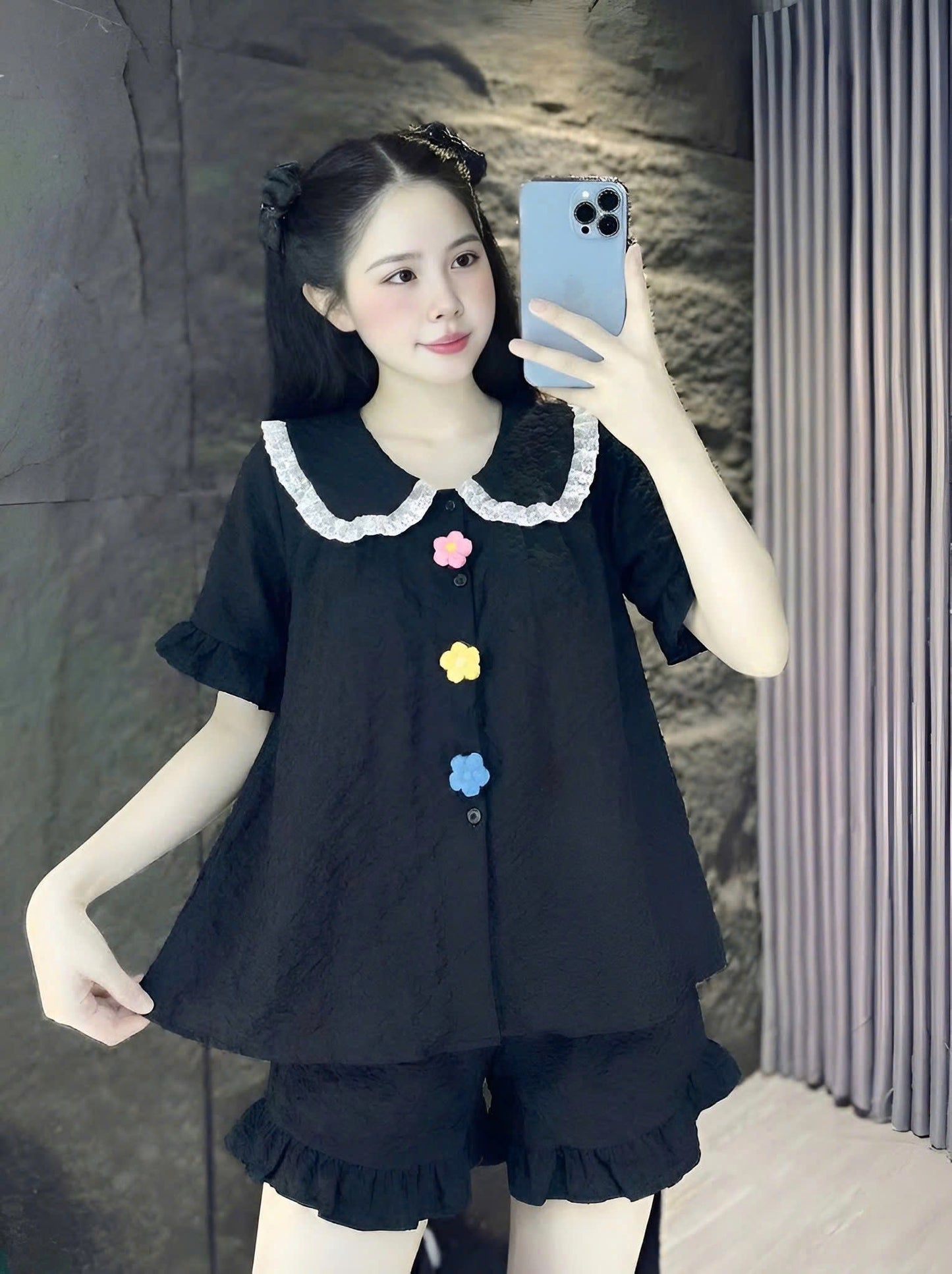 Bộ ngủ ngắn đũi trơn 3 bông hoa xinh
