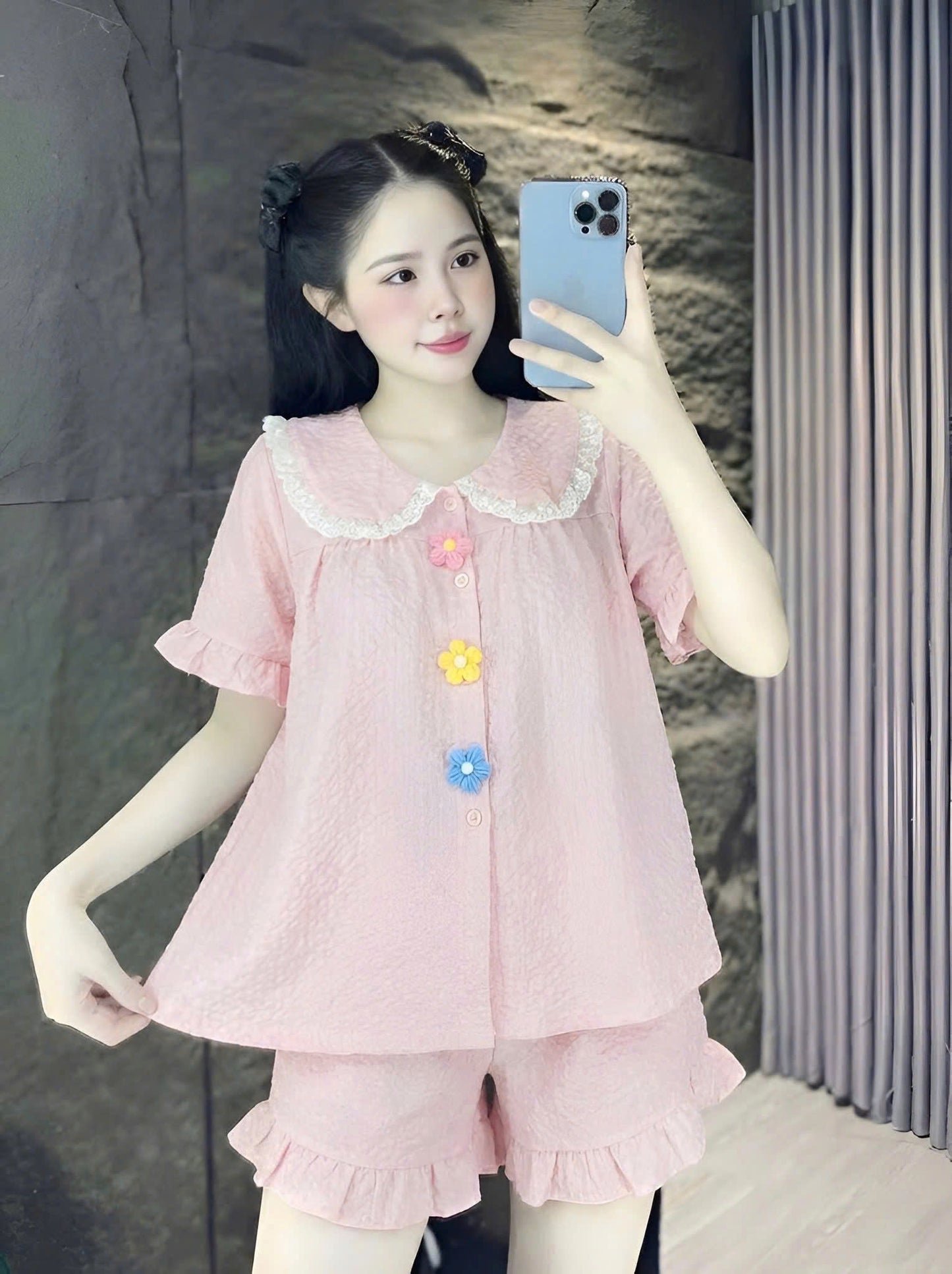 Bộ ngủ ngắn đũi trơn 3 bông hoa xinh
