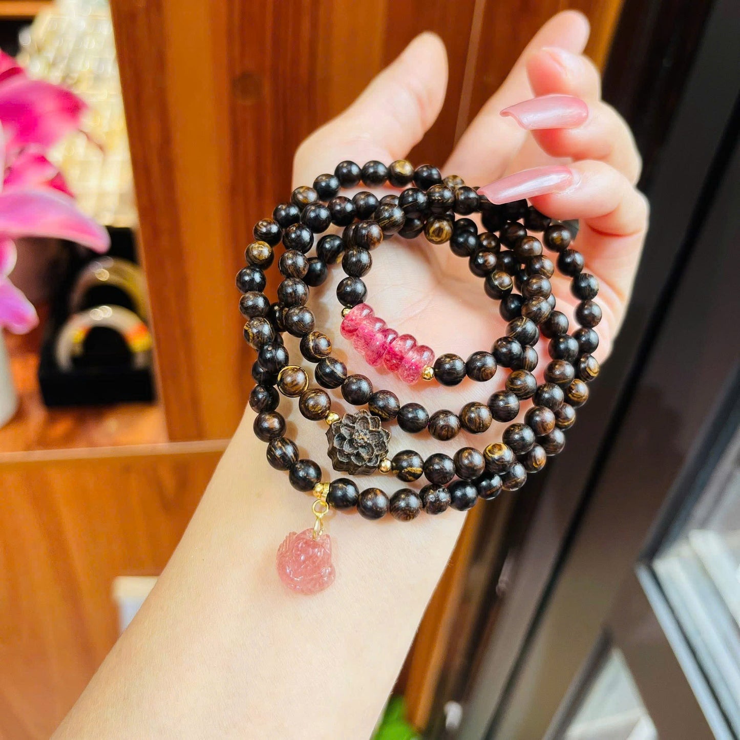 Chuỗi trầm sánh mix ngũ điếu phối charm hồ lỳ móc bạc xi vàng