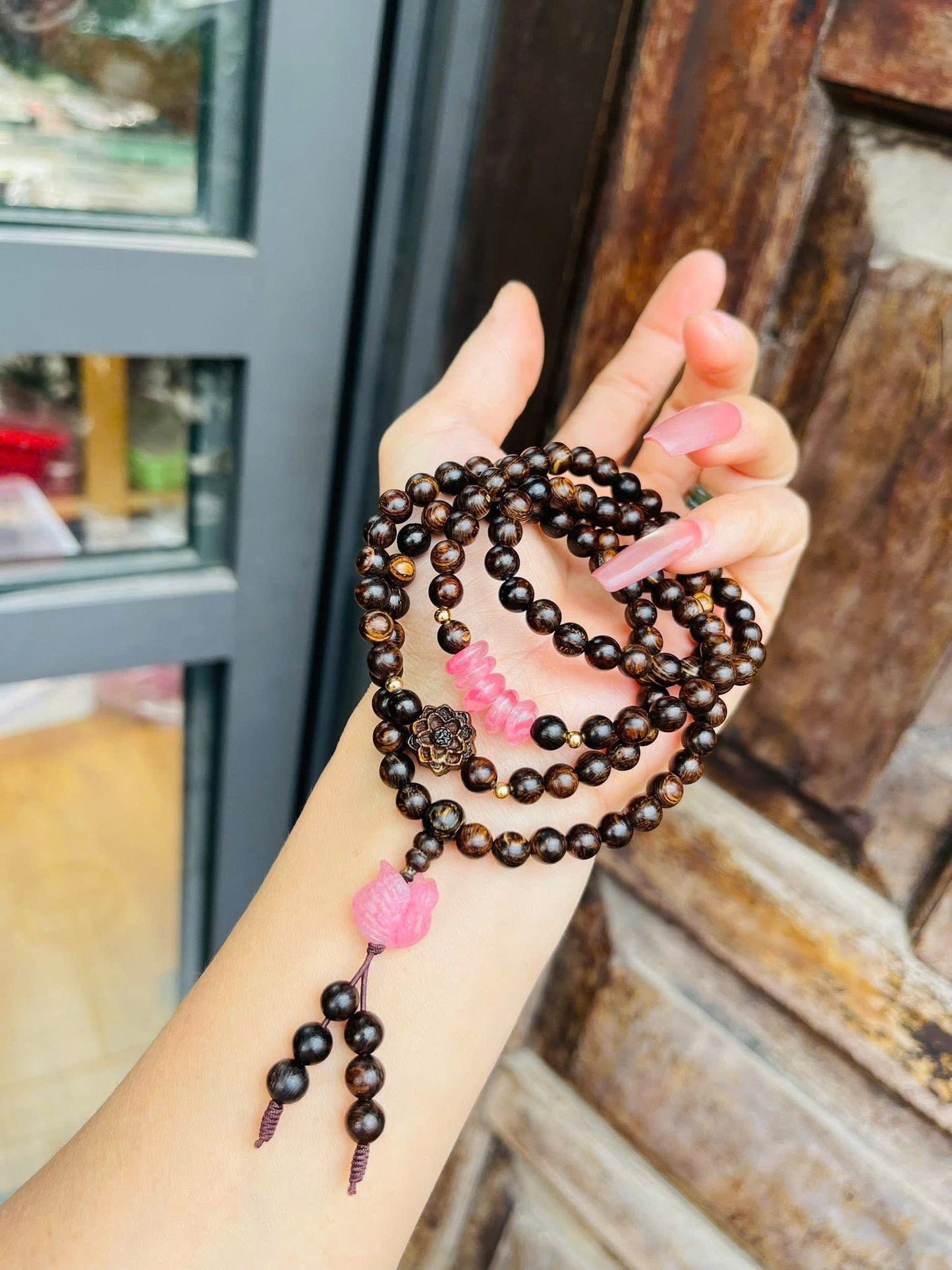 Chuỗi trầm sánh mix ngũ điếu phối charm hồ lỳ móc bạc xi vàng