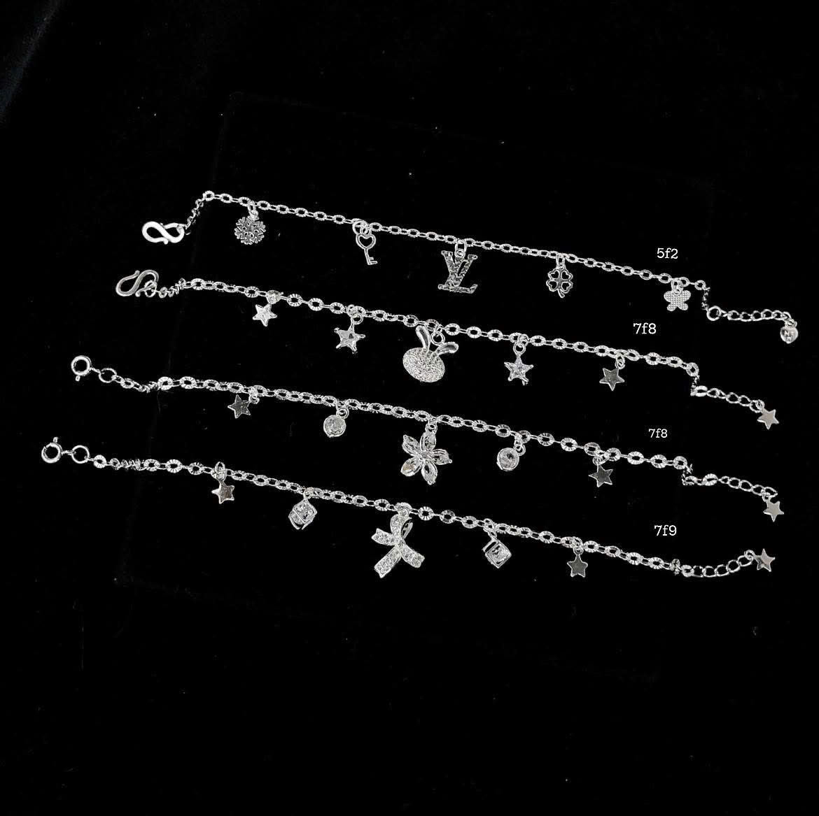 Lắc chân bạc nhiều charm cực sáng