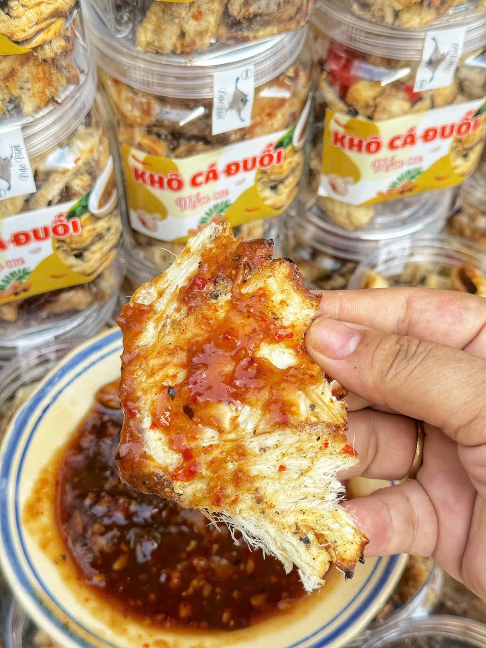 Khô cá đuối mắm me